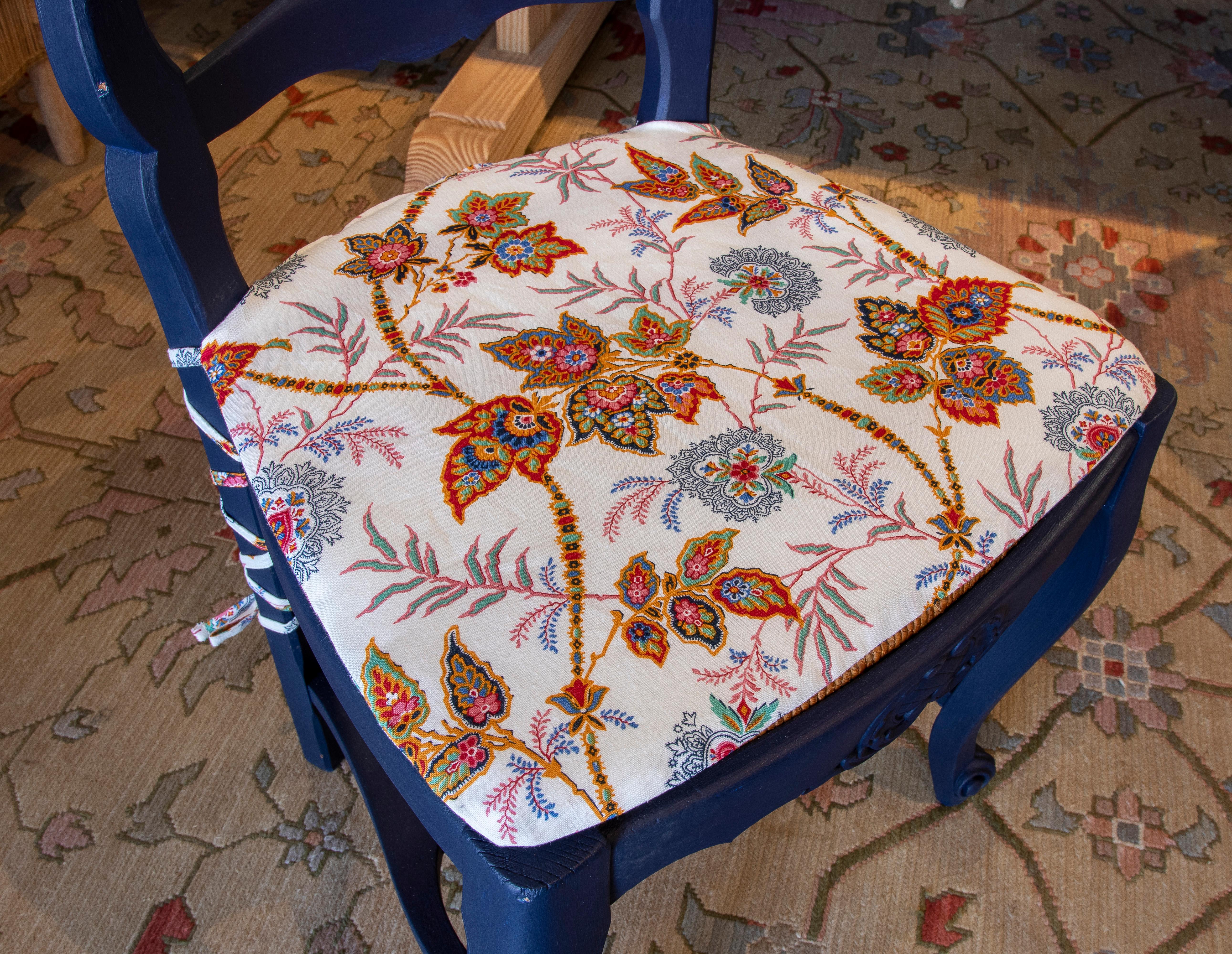 Set of Six 1970s Spanish Wooden Bulrush Chairs w/ Schumacher Upholstered Cushion 3