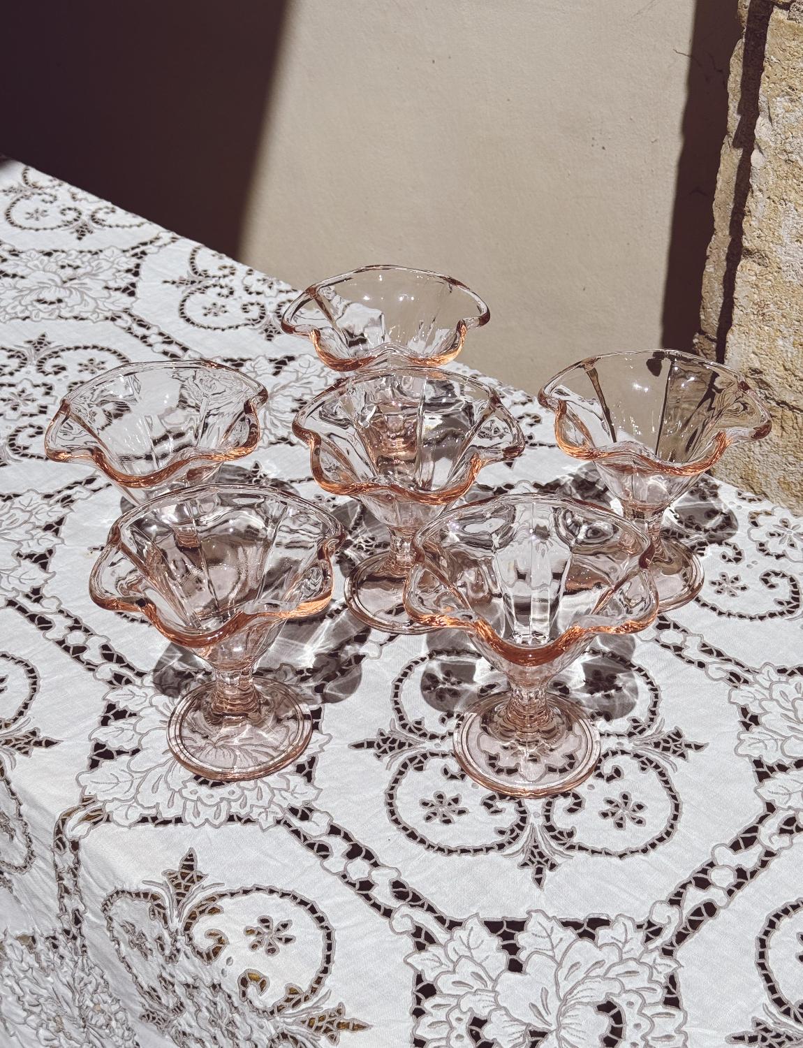Sechser-Set 1980er Jahre italienische klassische rosa Gelato-Schalen (Ende des 20. Jahrhunderts) im Angebot