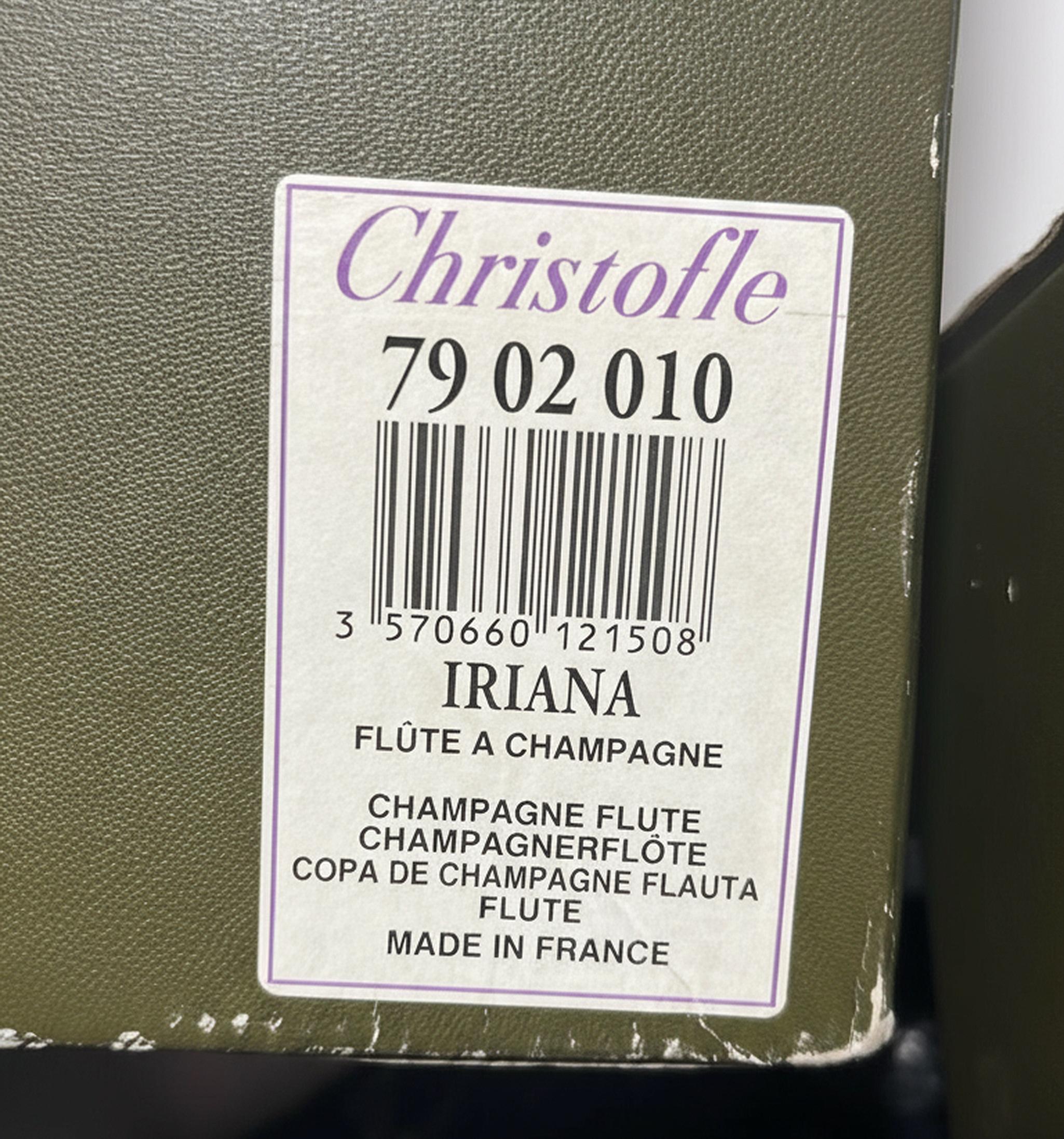 Ensemble de six flûtes à champagne en cristal soufflé 