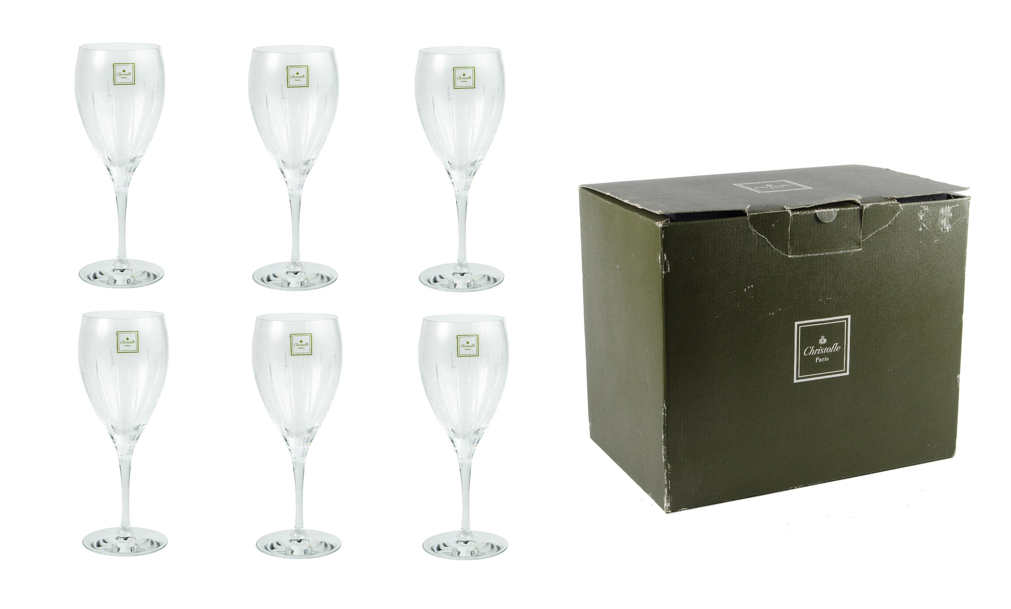 Ensemble de six verres à vin blanc en cristal soufflé des années 1990, provenant de la  Collection 'Iriana' avec boîte par Christofle, France

Par : Christofle
Matériau : verre, verre soufflé, cristal, papier
Technique : pressé, moulé
Dimensions :