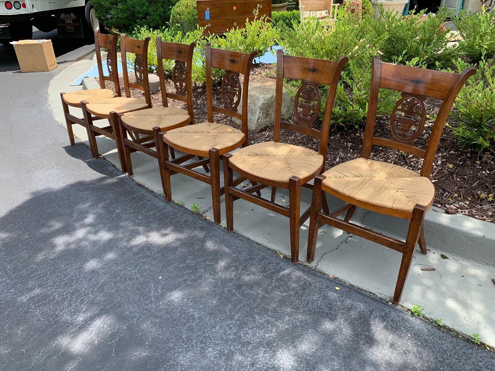 Hand-Carved Set of Six 19th-20th Century French Country Side Chairs with Rush Seats