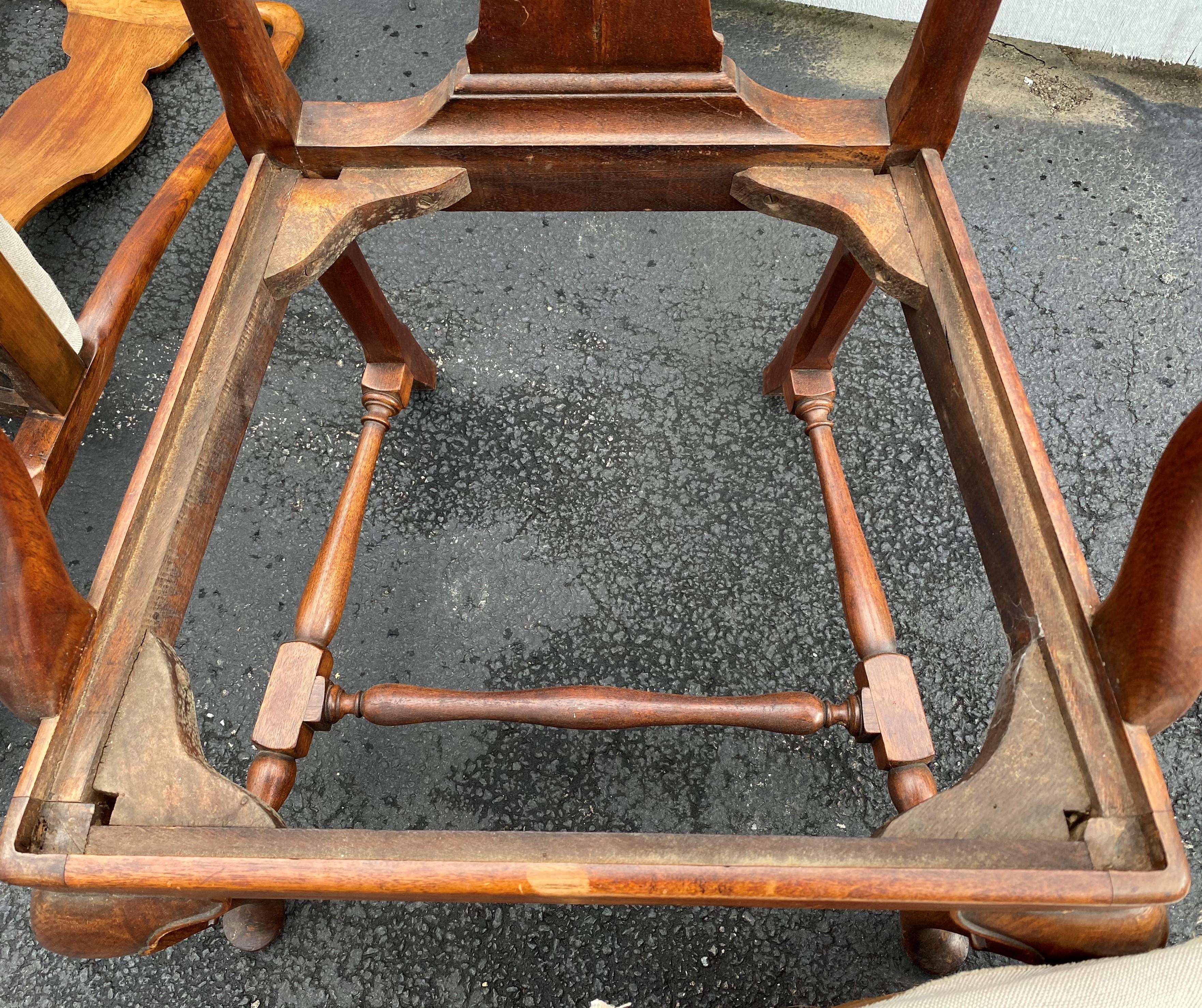 Set of Six 19th-20th Century Queen Anne Style Mahogany Dining Chairs In Good Condition In Milford, NH