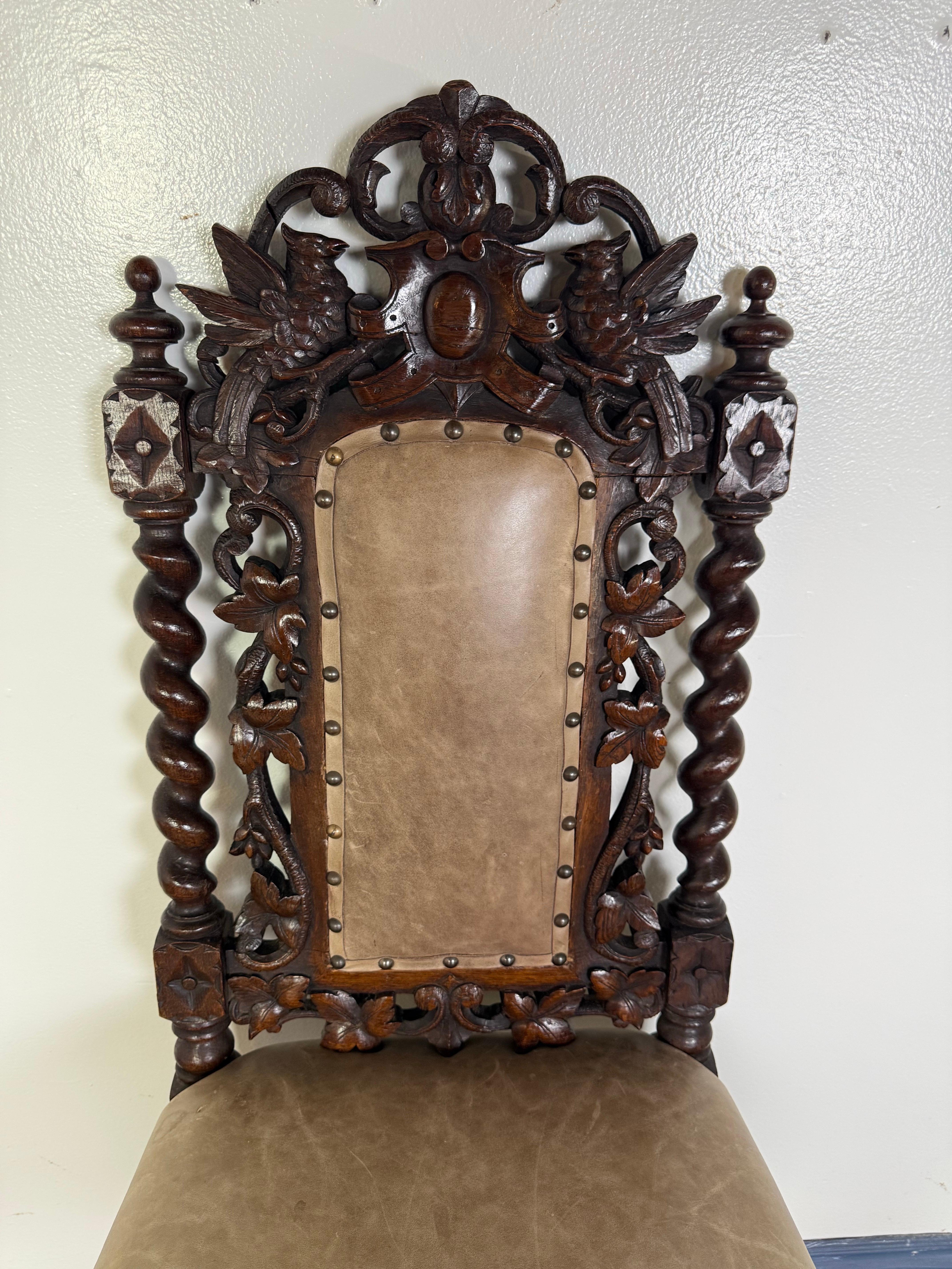 Satz von sechs Renaissance-Revival-Esszimmerstühlen aus dem 19. im Zustand „Starke Gebrauchsspuren“ im Angebot in Los Angeles, CA