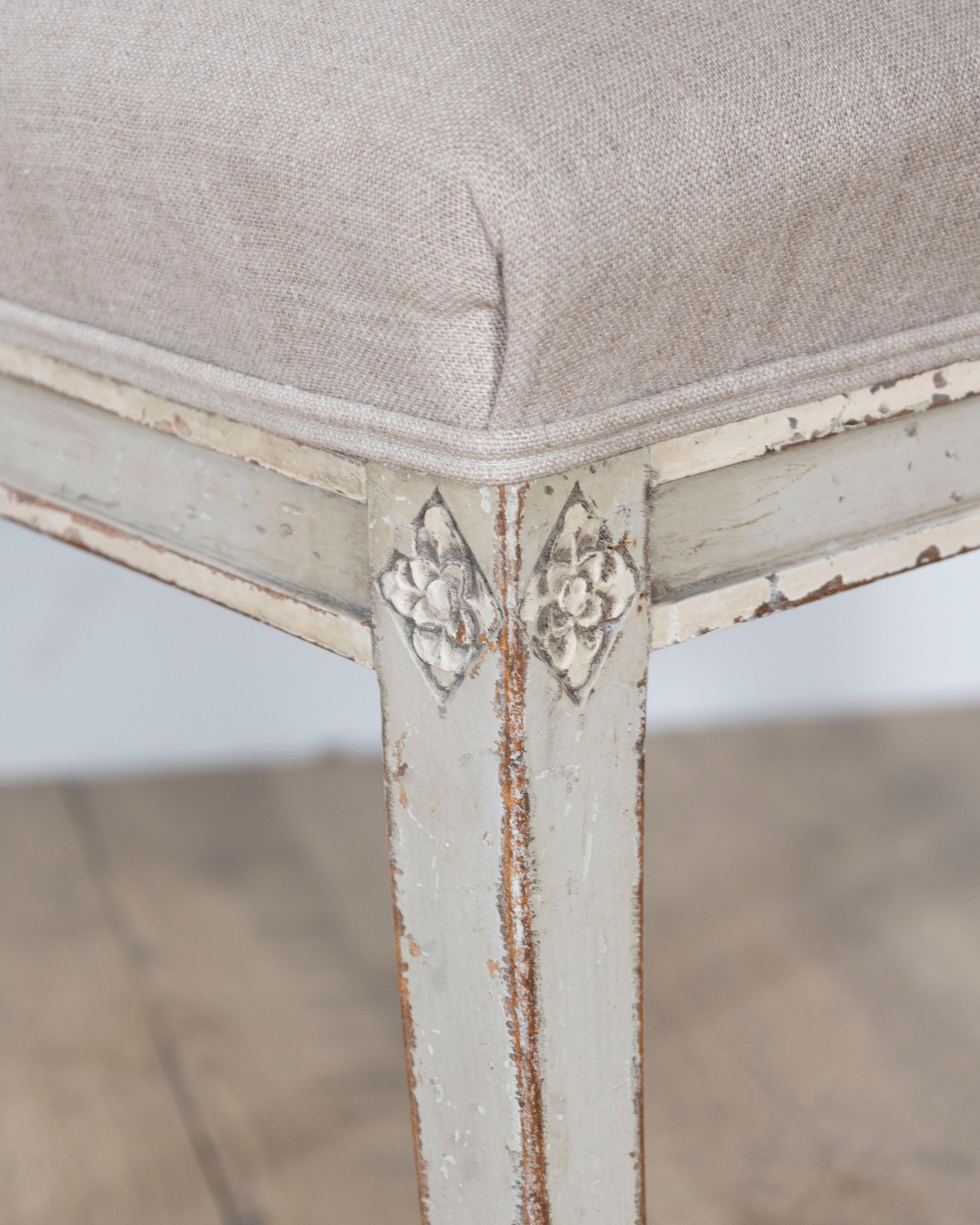 Set of Six 19th Century Directoire Style Carved Wood Chairs im Angebot 4
