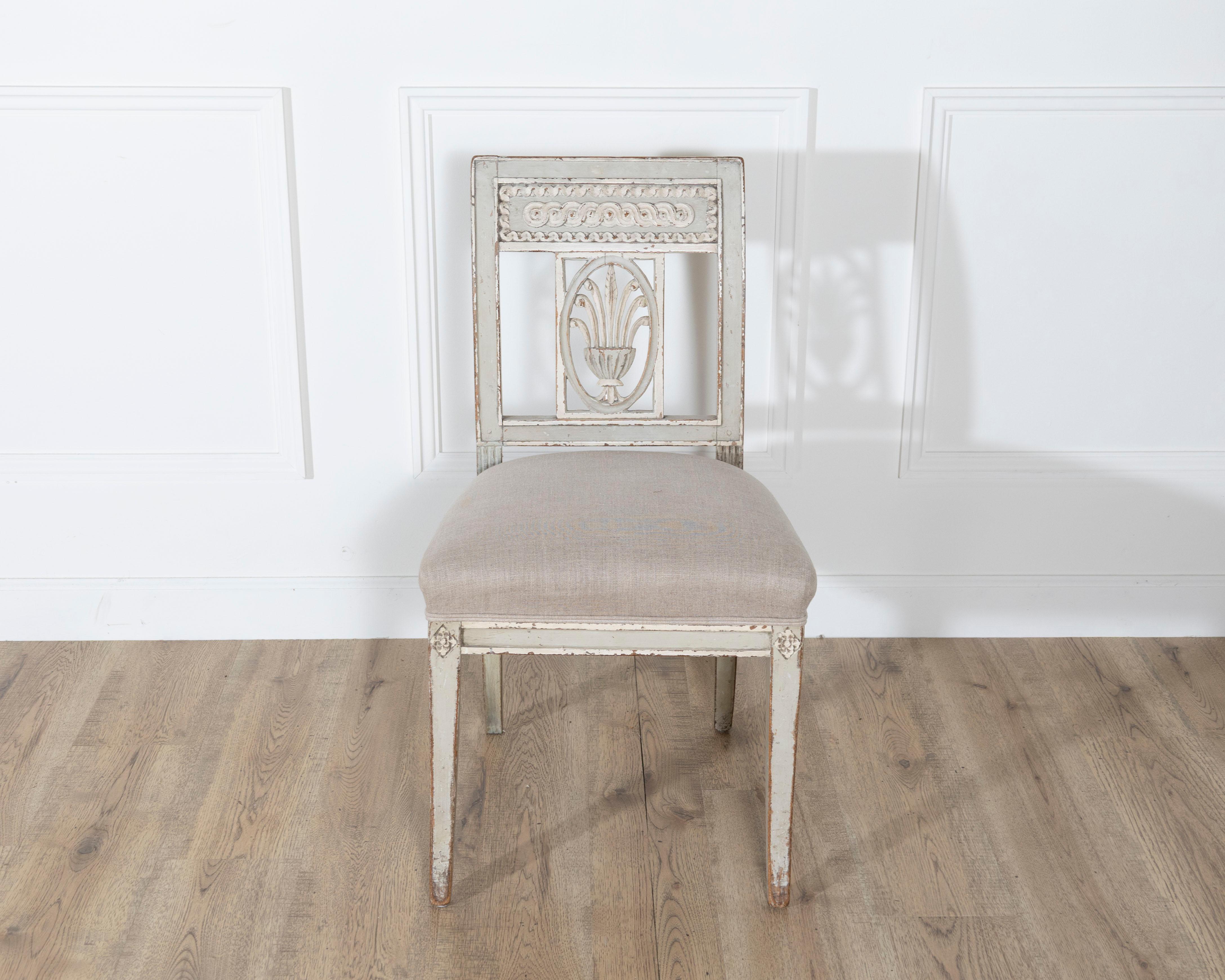 Set of Six 19th Century Directoire Style Carved Wood Chairs im Zustand „Gut“ im Angebot in Atlanta, GA