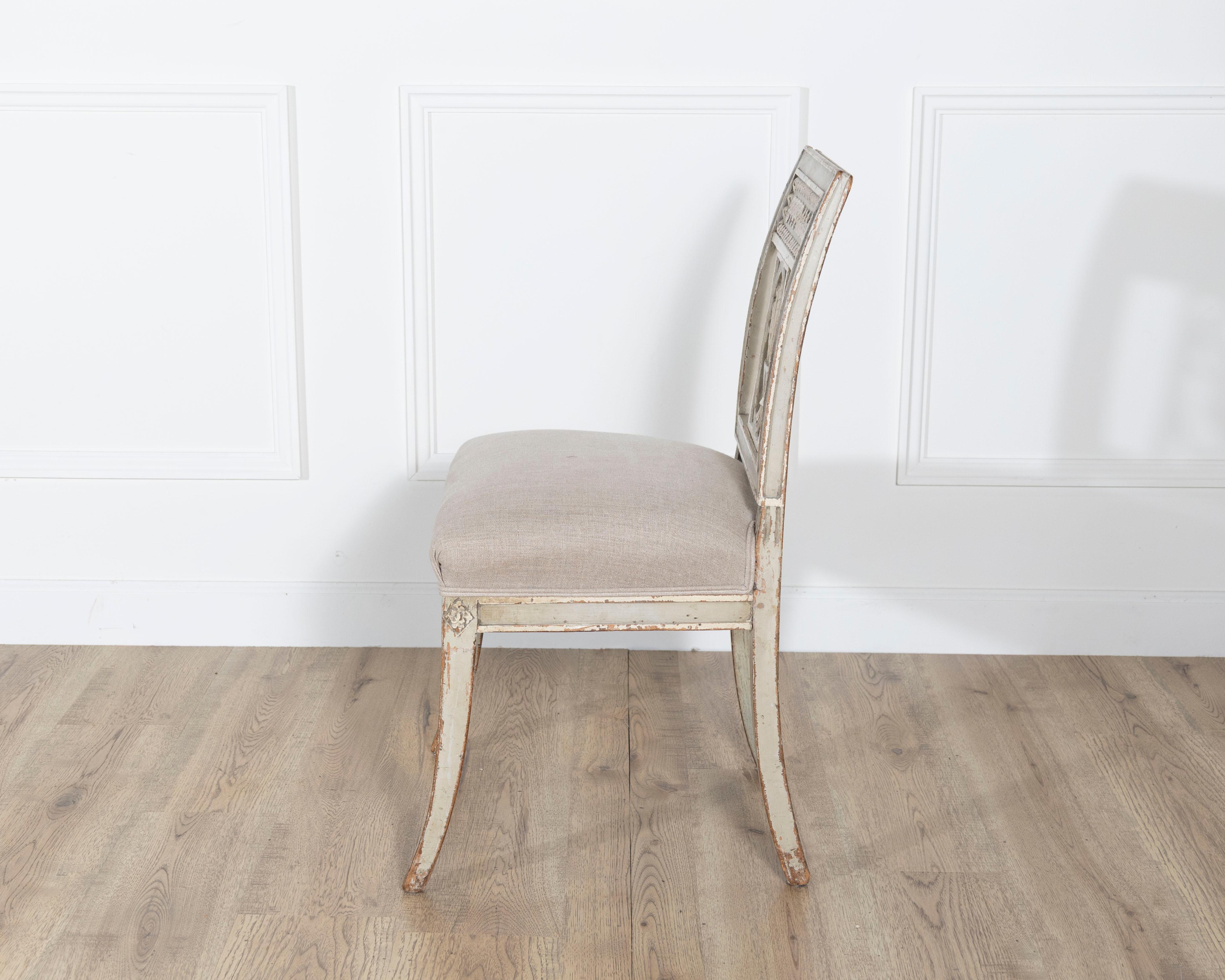 Set of Six 19th Century Directoire Style Carved Wood Chairs im Angebot 2