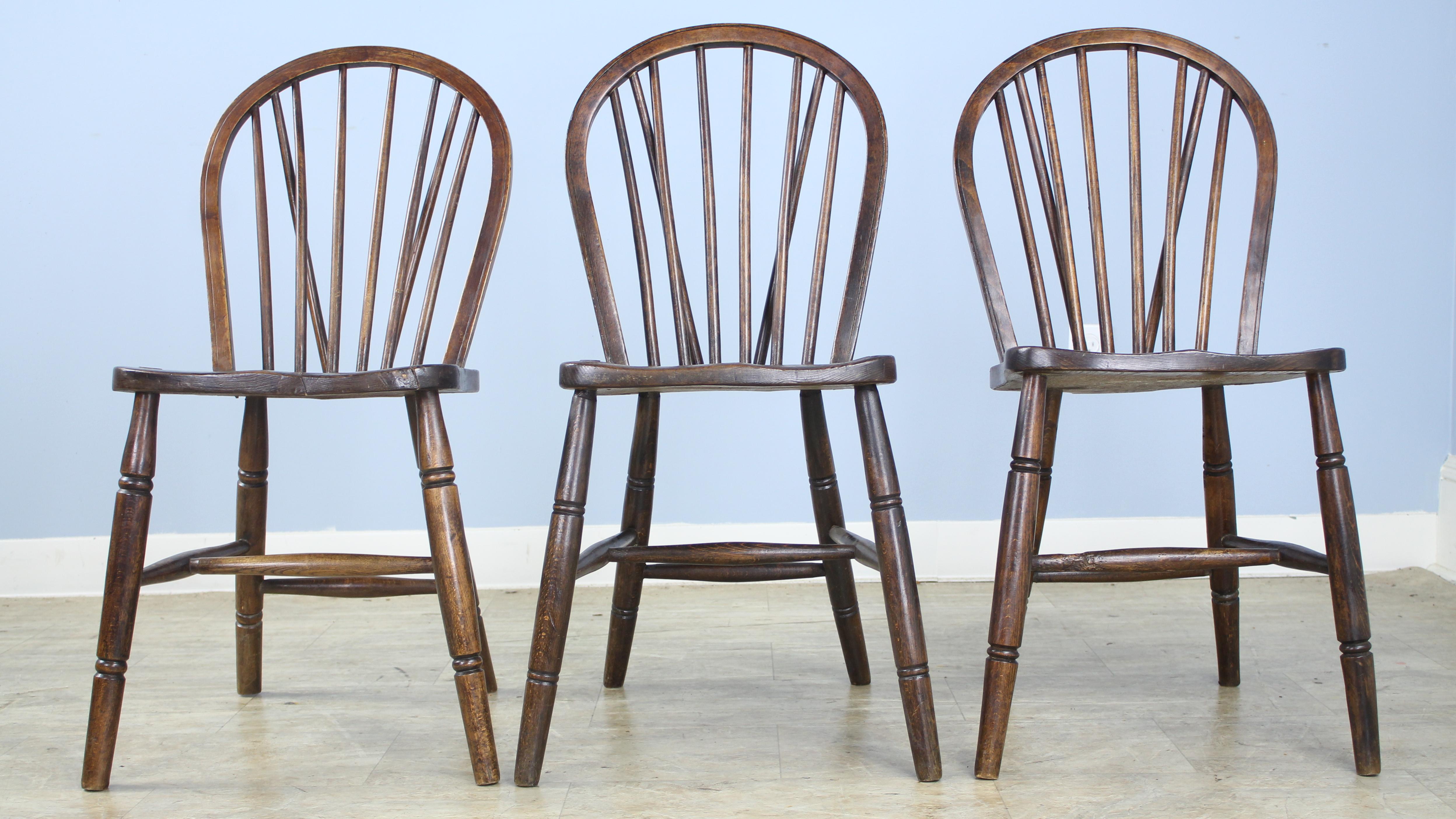 Set of Six 19th Century Elm Stickback Windsor Chairs In Good Condition In Port Chester, NY