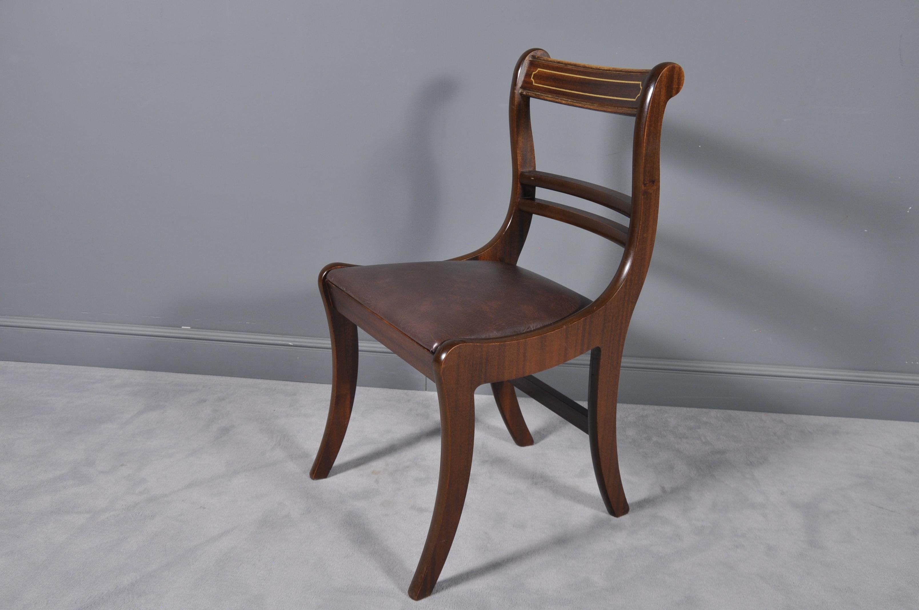Set of Six 19th Century English Neoclassical Dining Chairs im Angebot 6