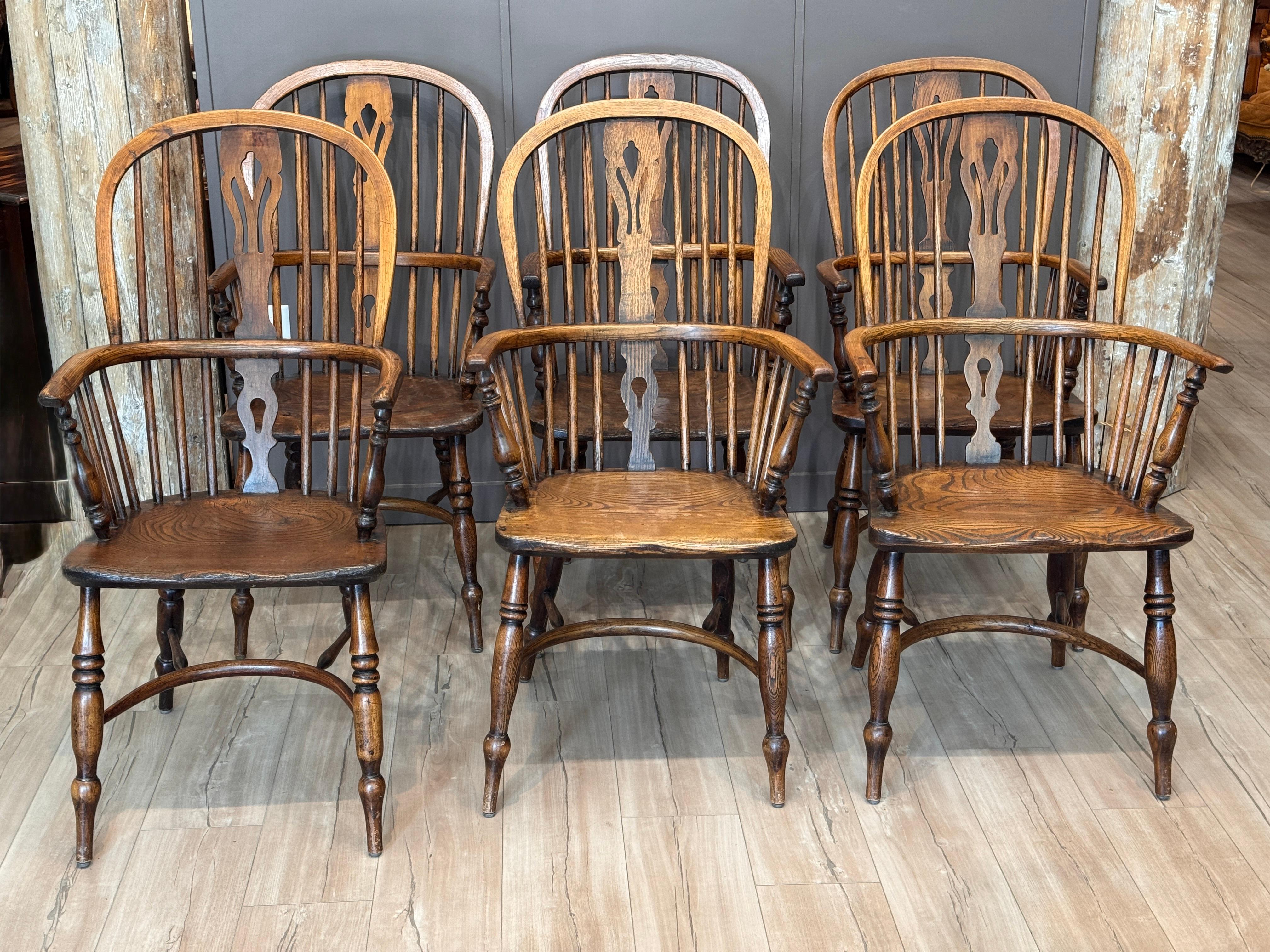 Conjunto de seis sillones Windsor ingleses del siglo XIX Británico en venta