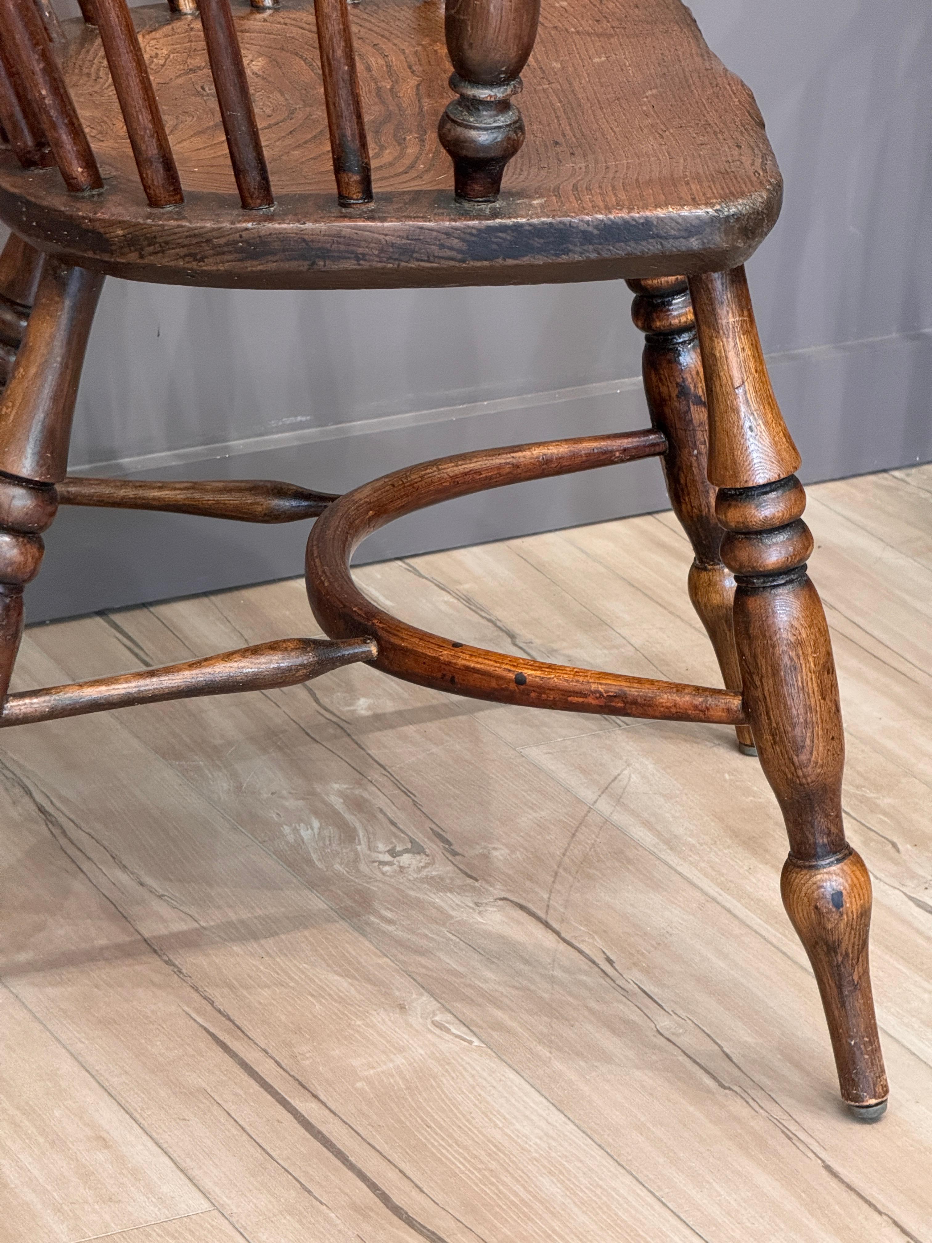 Conjunto de seis sillones Windsor ingleses del siglo XIX en venta 4
