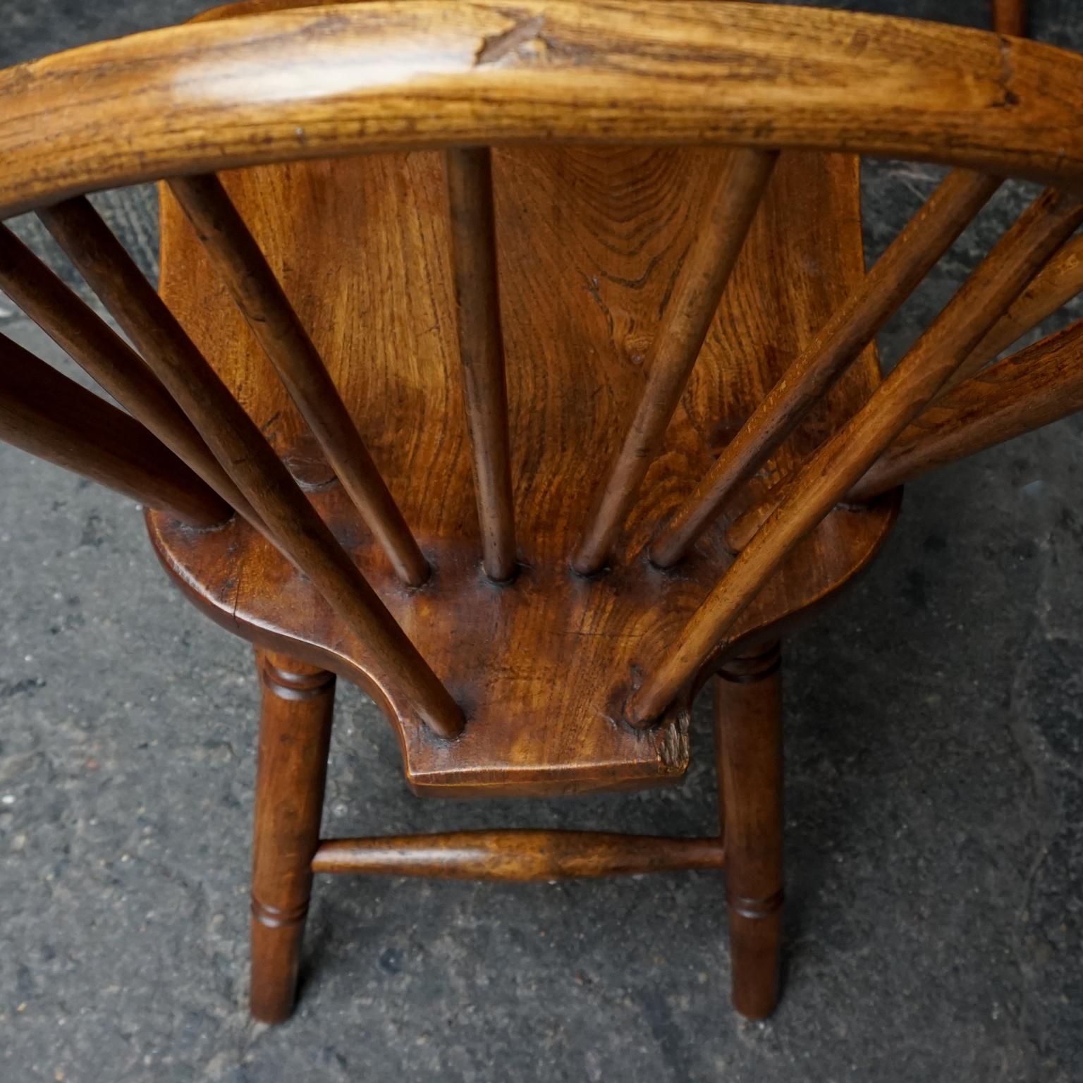 Set of six 19th Century English Windsor Elmwood Hoop Back Kitchen Table Chairs For Sale 4