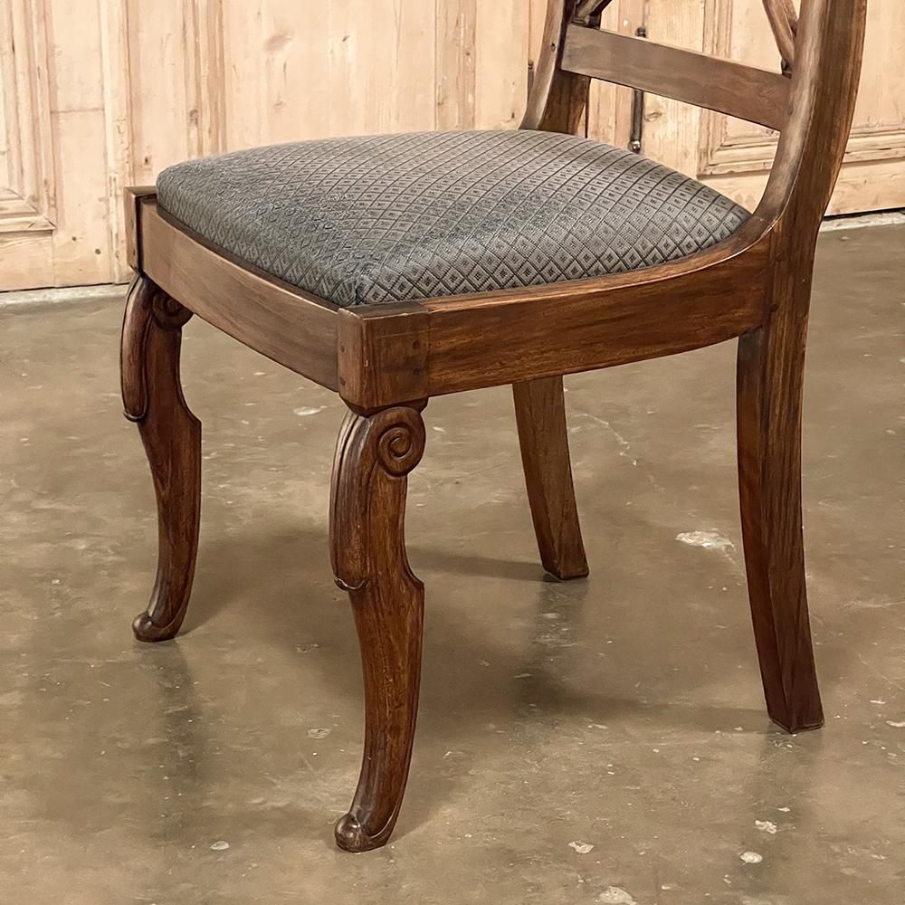 Set di sei sedie da pranzo in legno di noce Charles X del XIX secolo in vendita 10