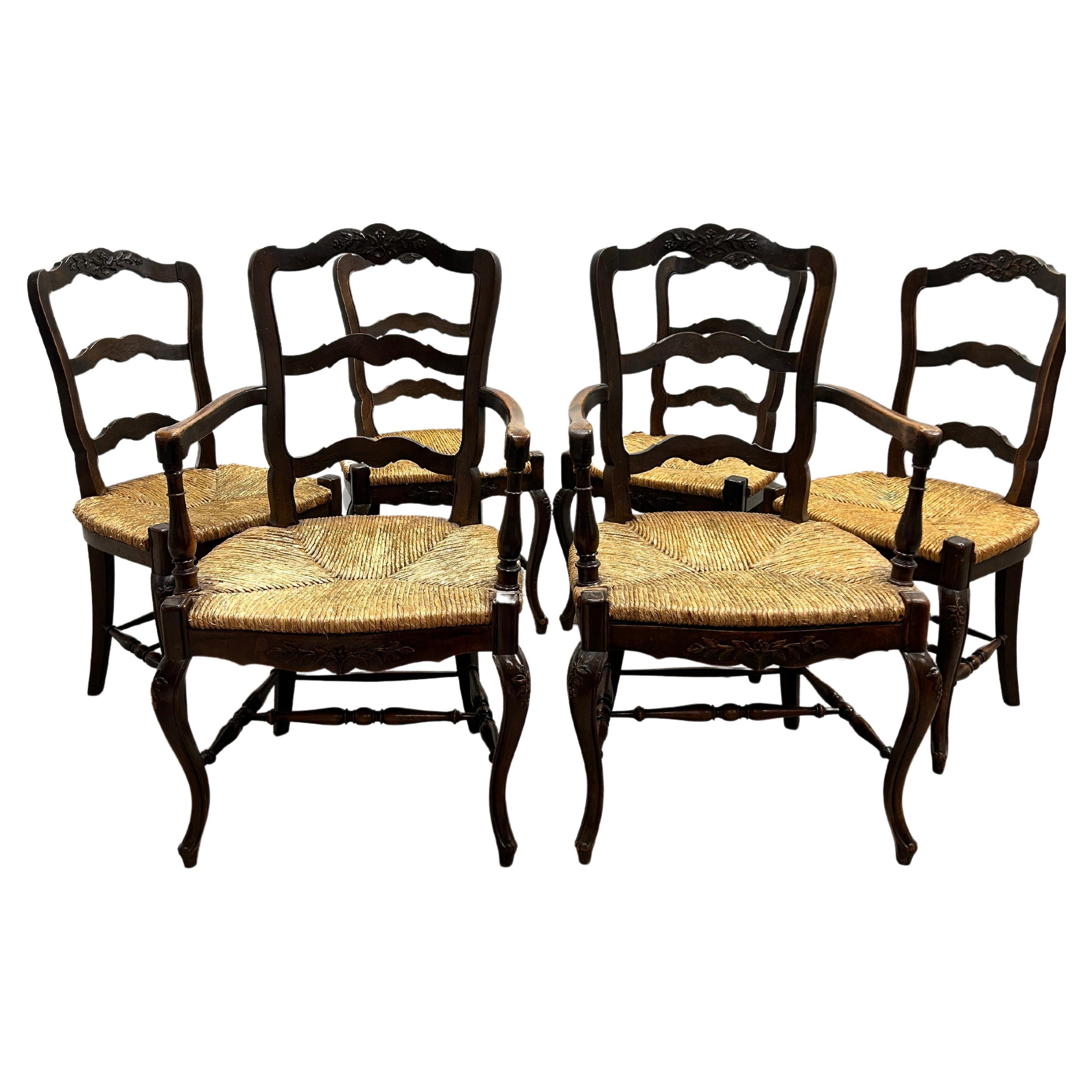 Ensemble de six chaises de salle à manger provinciales françaises du 19ème siècle