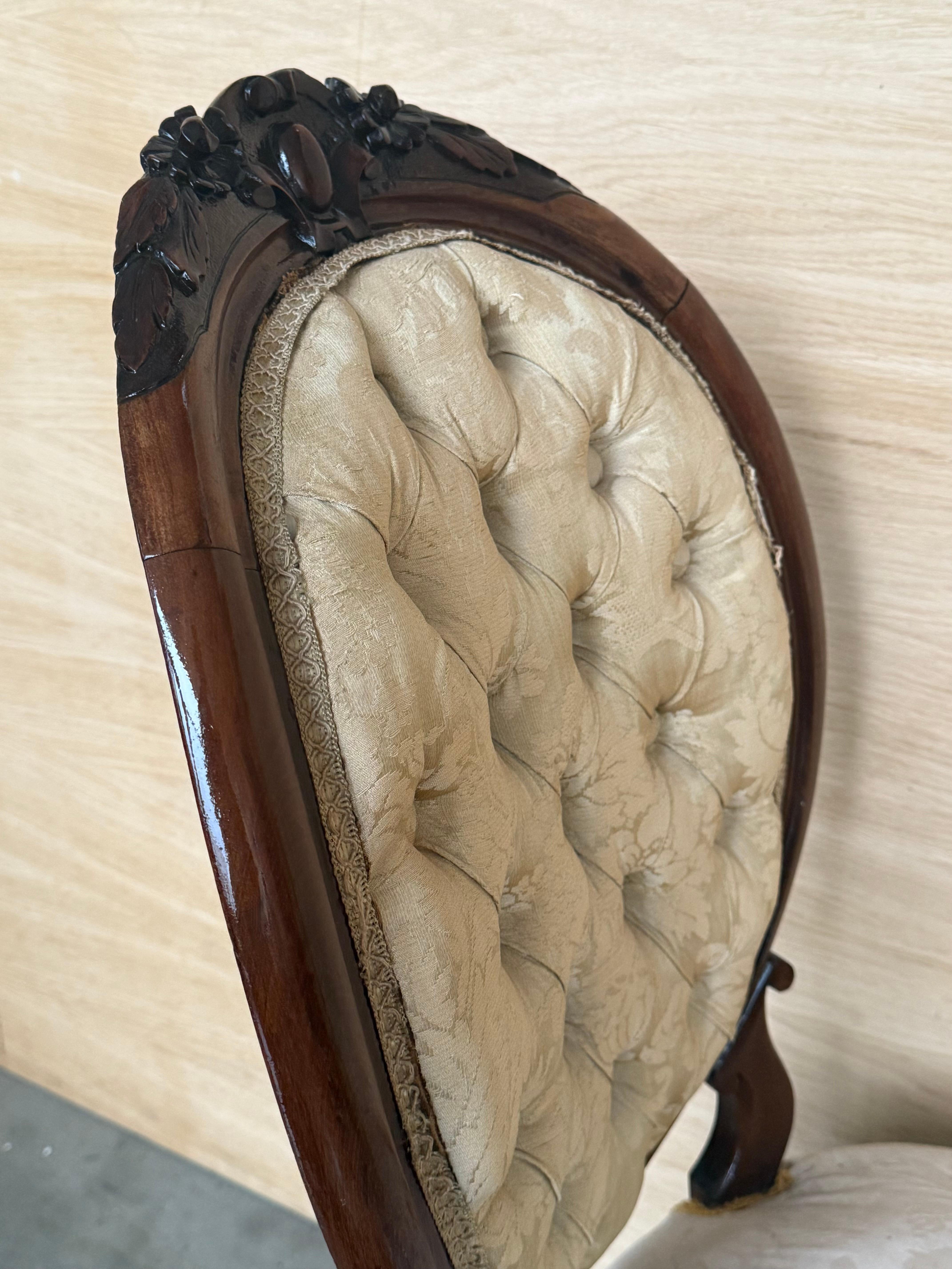 Set of Six 19th Century French Solid Walnut Louis XVI Armchairs ~ Fauteuils en vente 3