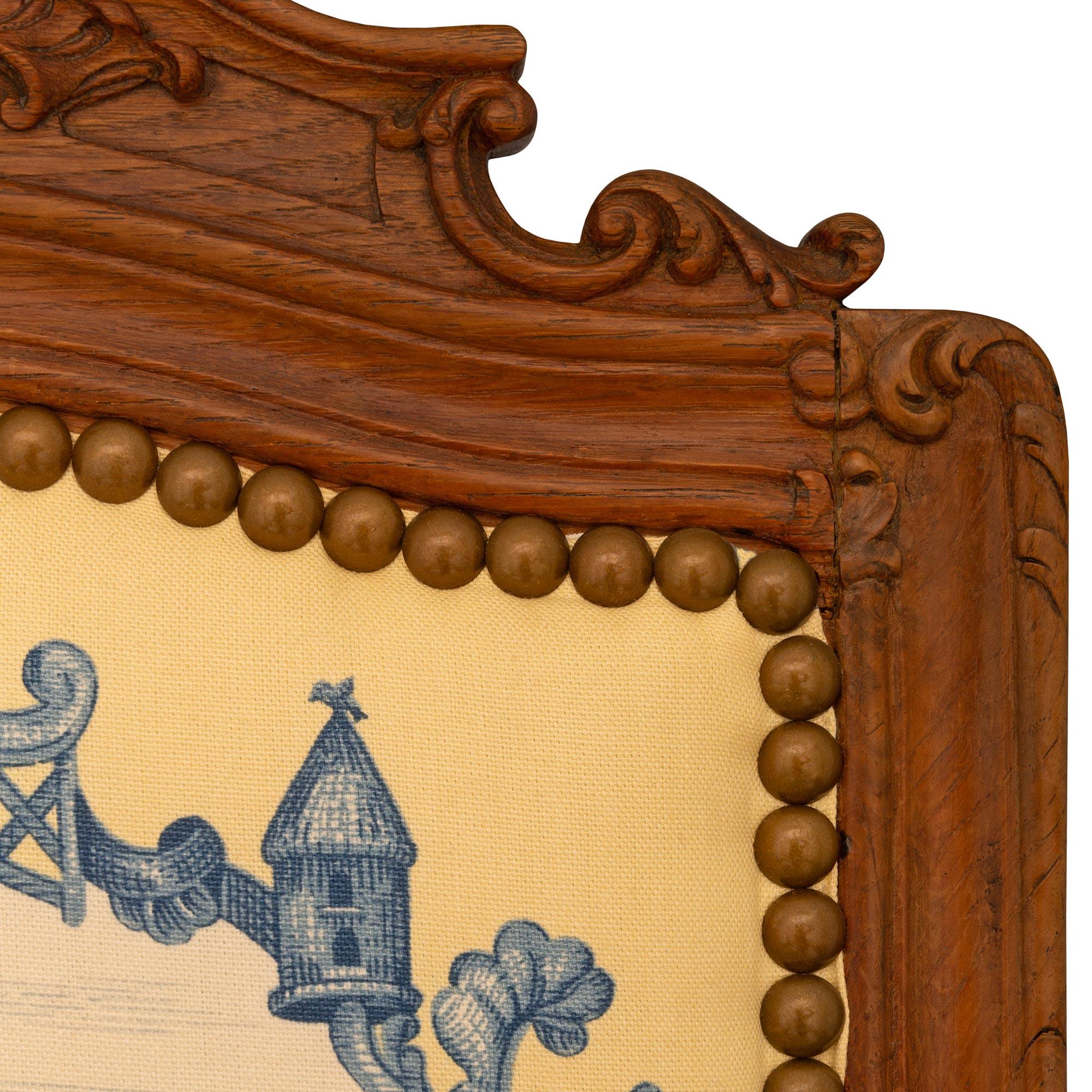 Set di sei sedie da pranzo francesi con schienale alto del XIX secolo in stile Luigi XVI intagliato in vendita 1