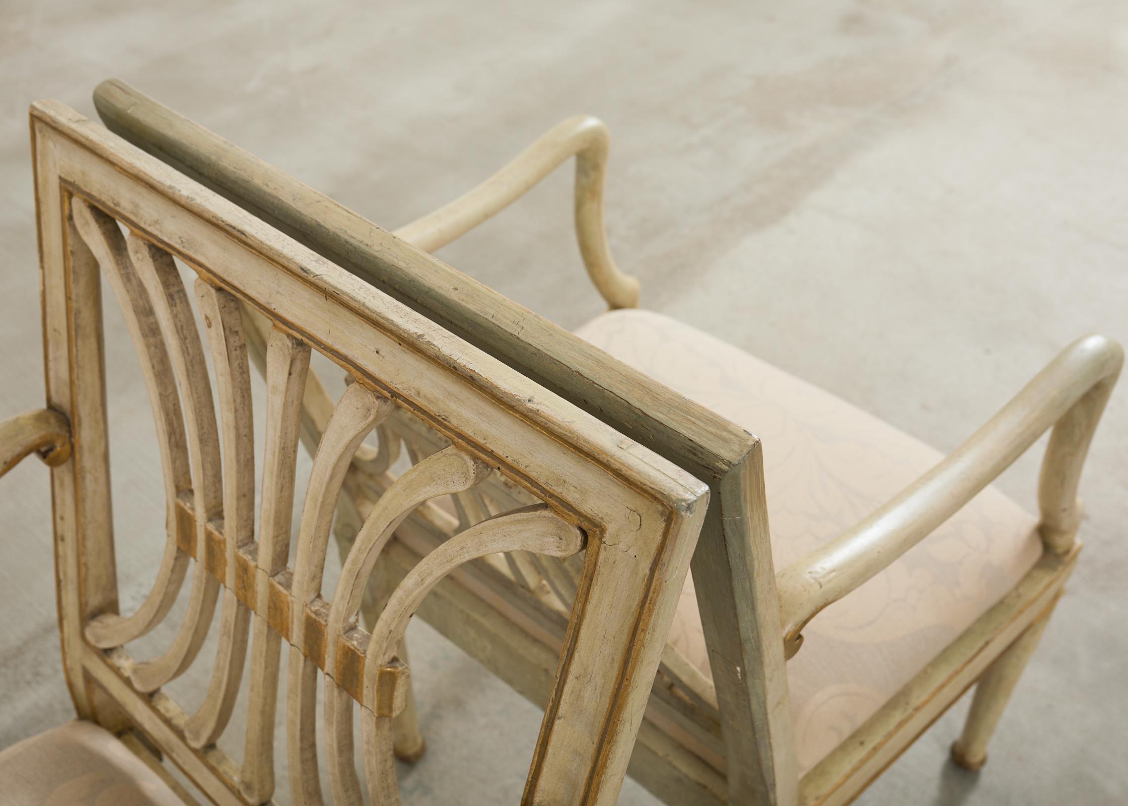 Ensemble de six fauteuils de salle à manger de style néoclassique italien du XIXe siècle en vente 6