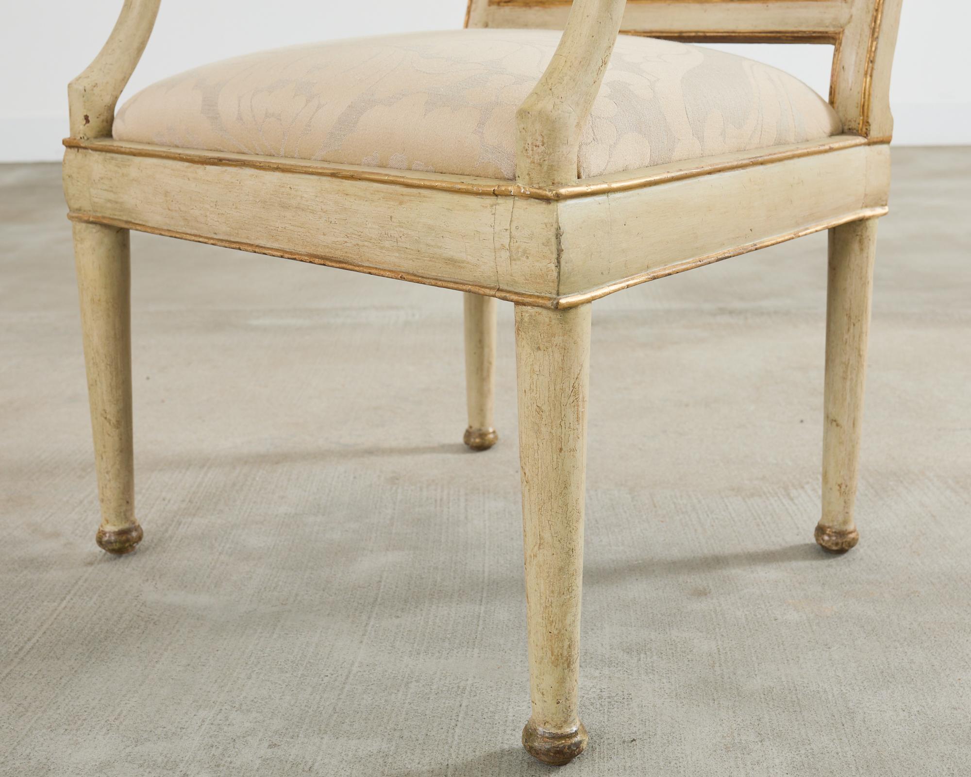 Ensemble de six fauteuils de salle à manger de style néoclassique italien du XIXe siècle en vente 8