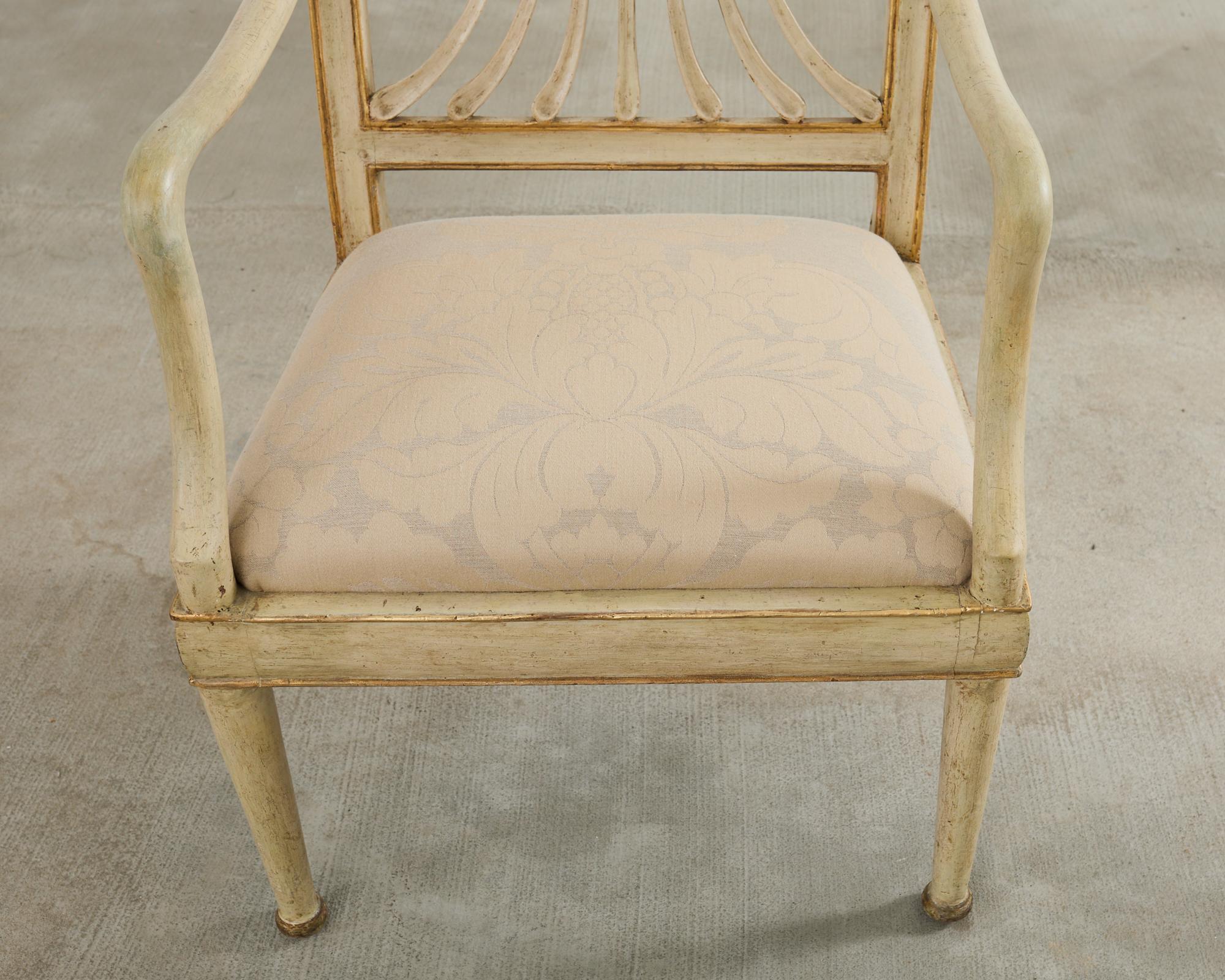 Ensemble de six fauteuils de salle à manger de style néoclassique italien du XIXe siècle en vente 11