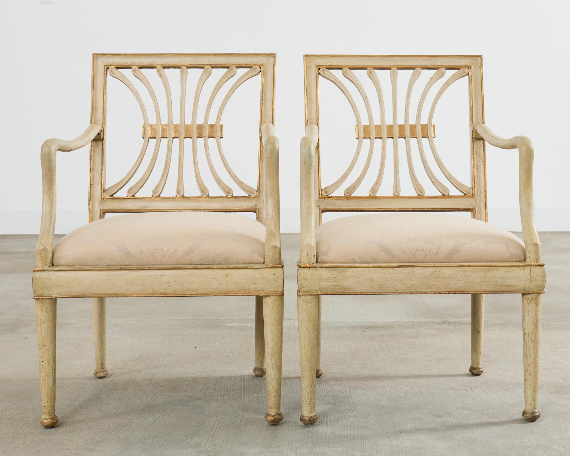 Ensemble de six fauteuils de salle à manger de style néoclassique italien du XIXe siècle Abîmé - En vente à Rio Vista, CA