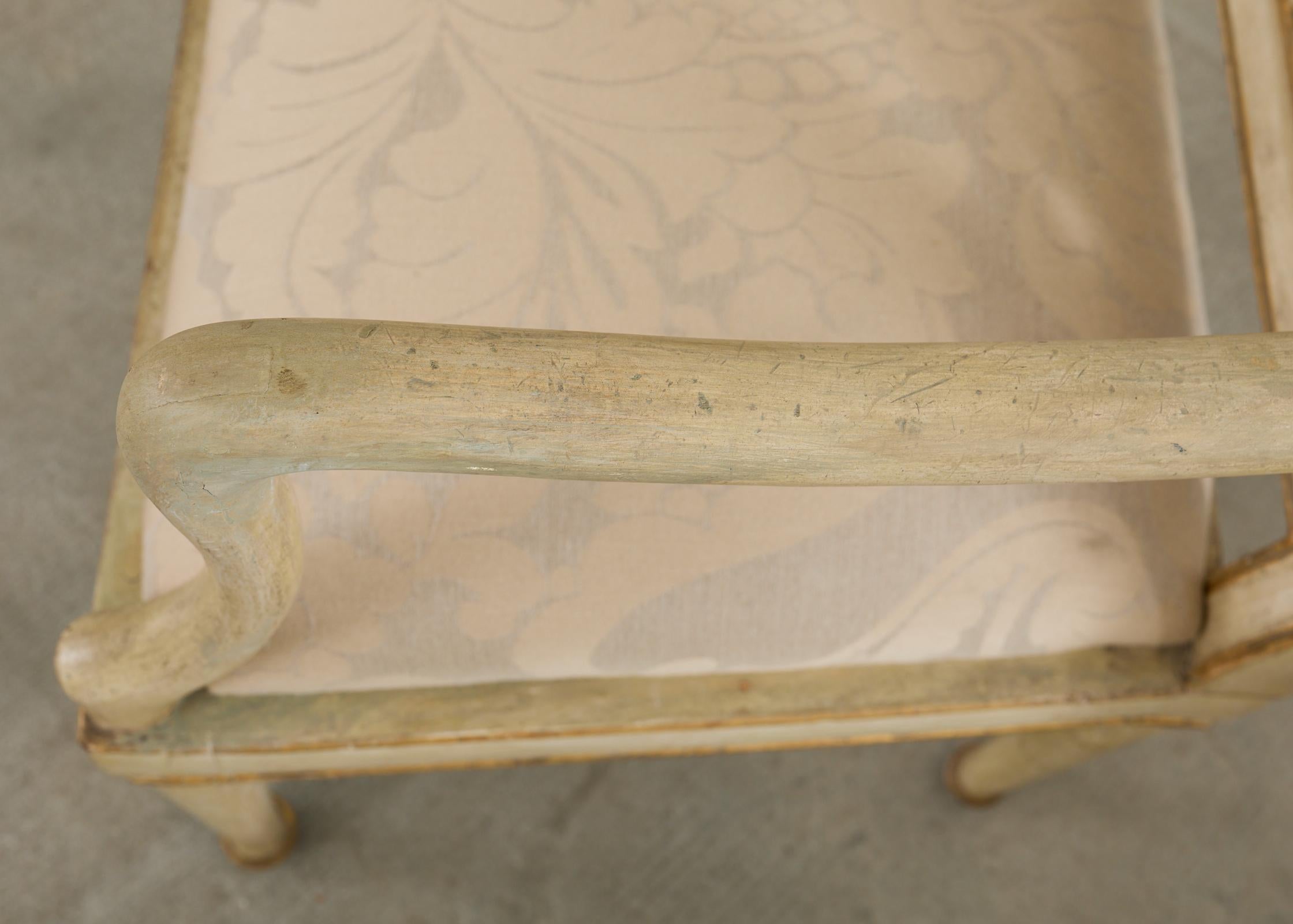 Ensemble de six fauteuils de salle à manger de style néoclassique italien du XIXe siècle en vente 3