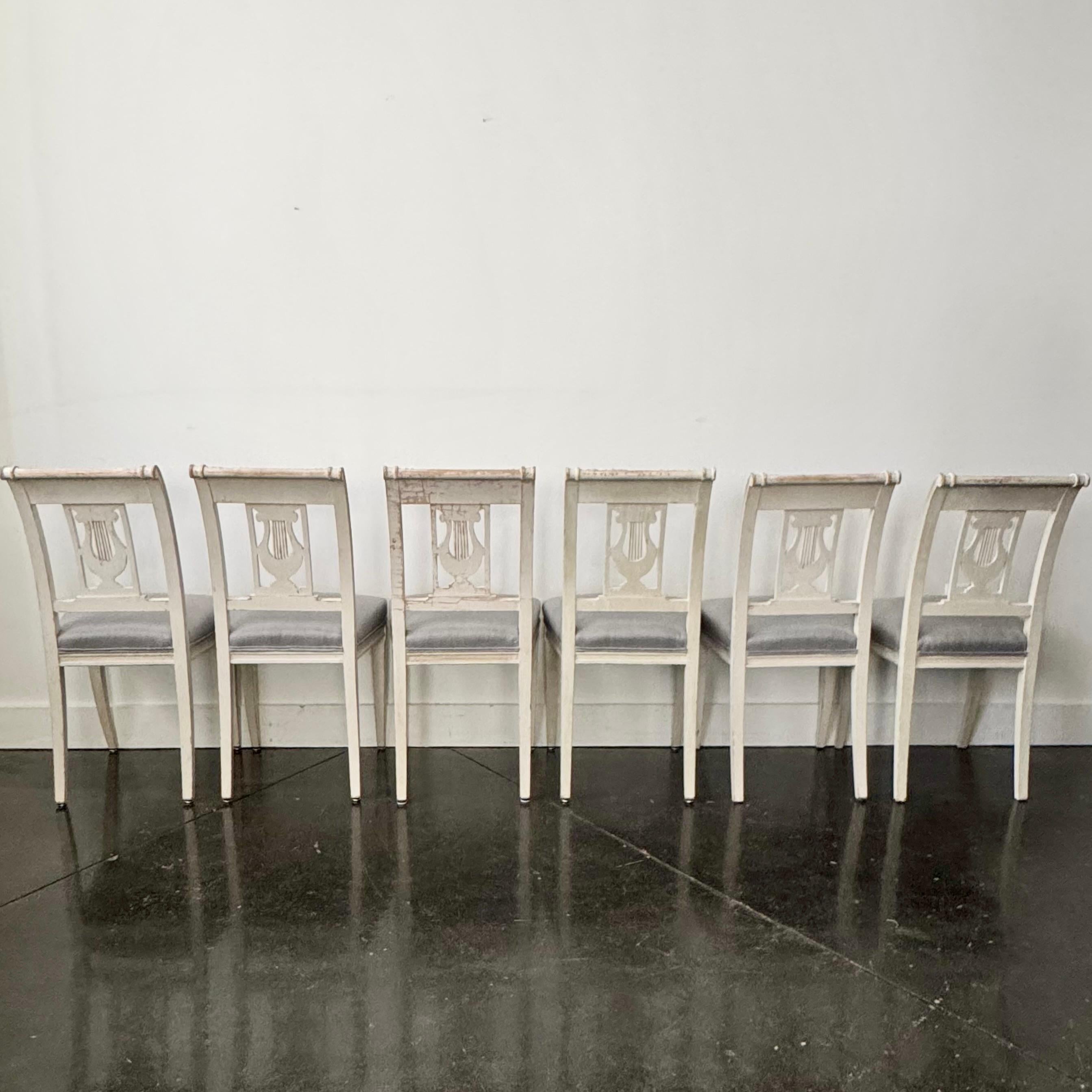 Set di sei sedie da pranzo con schienale intagliato svedesi del XIX secolo in vendita 1