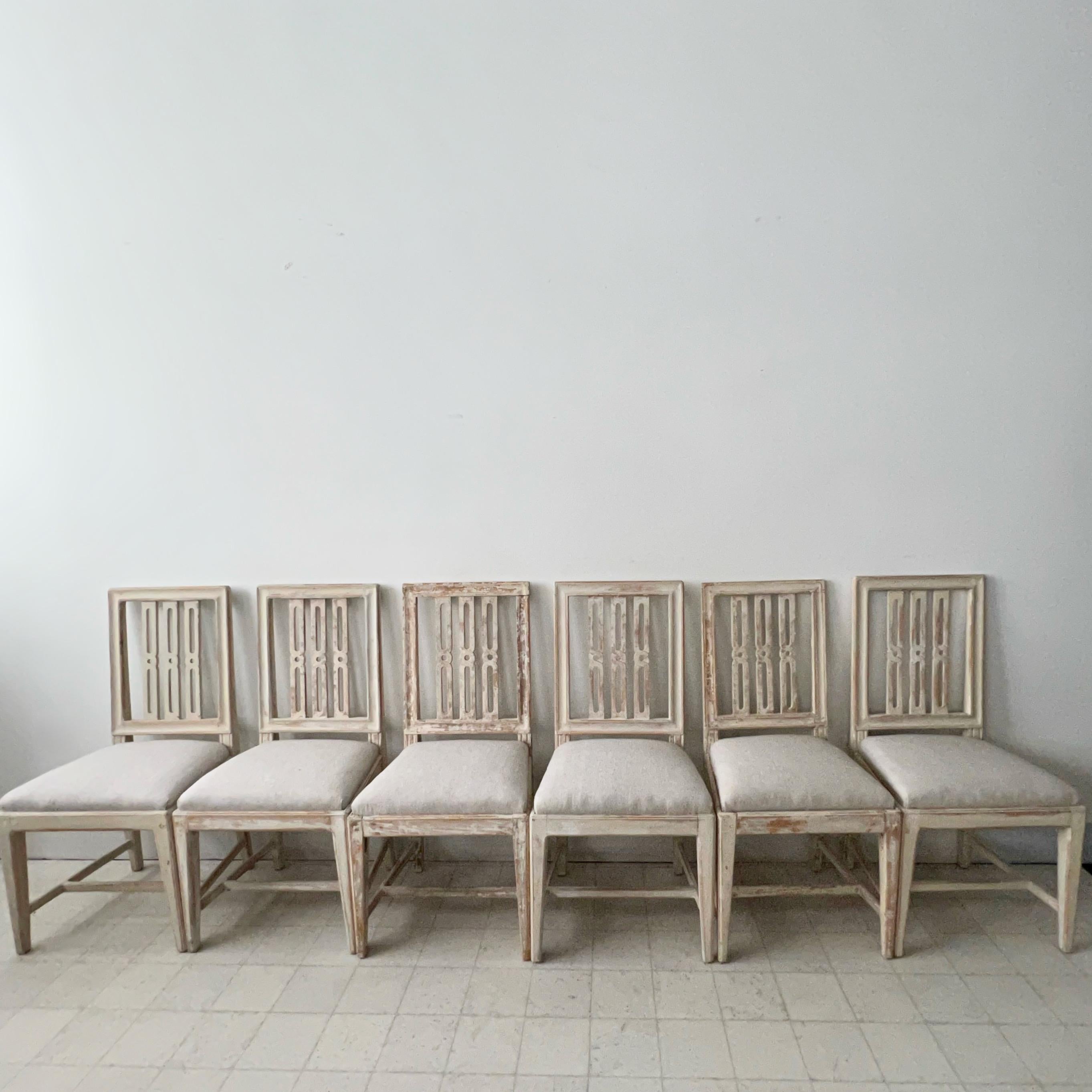 Carved Set of Six 19th Century Swedish Dining Side Chairs For Sale