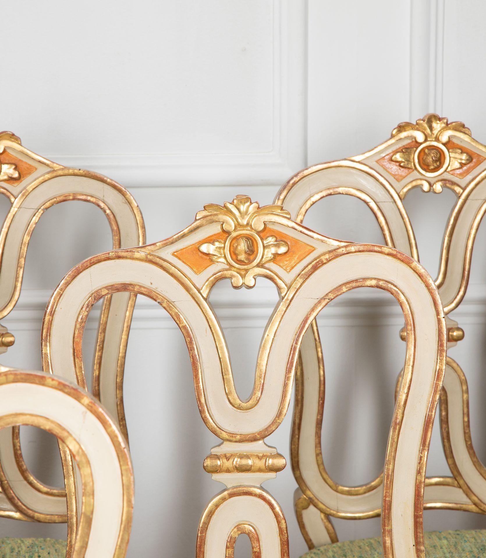 Tissu d'ameublement Ensemble de six chaises de salle à manger vénitiennes du 19ème siècle en vente