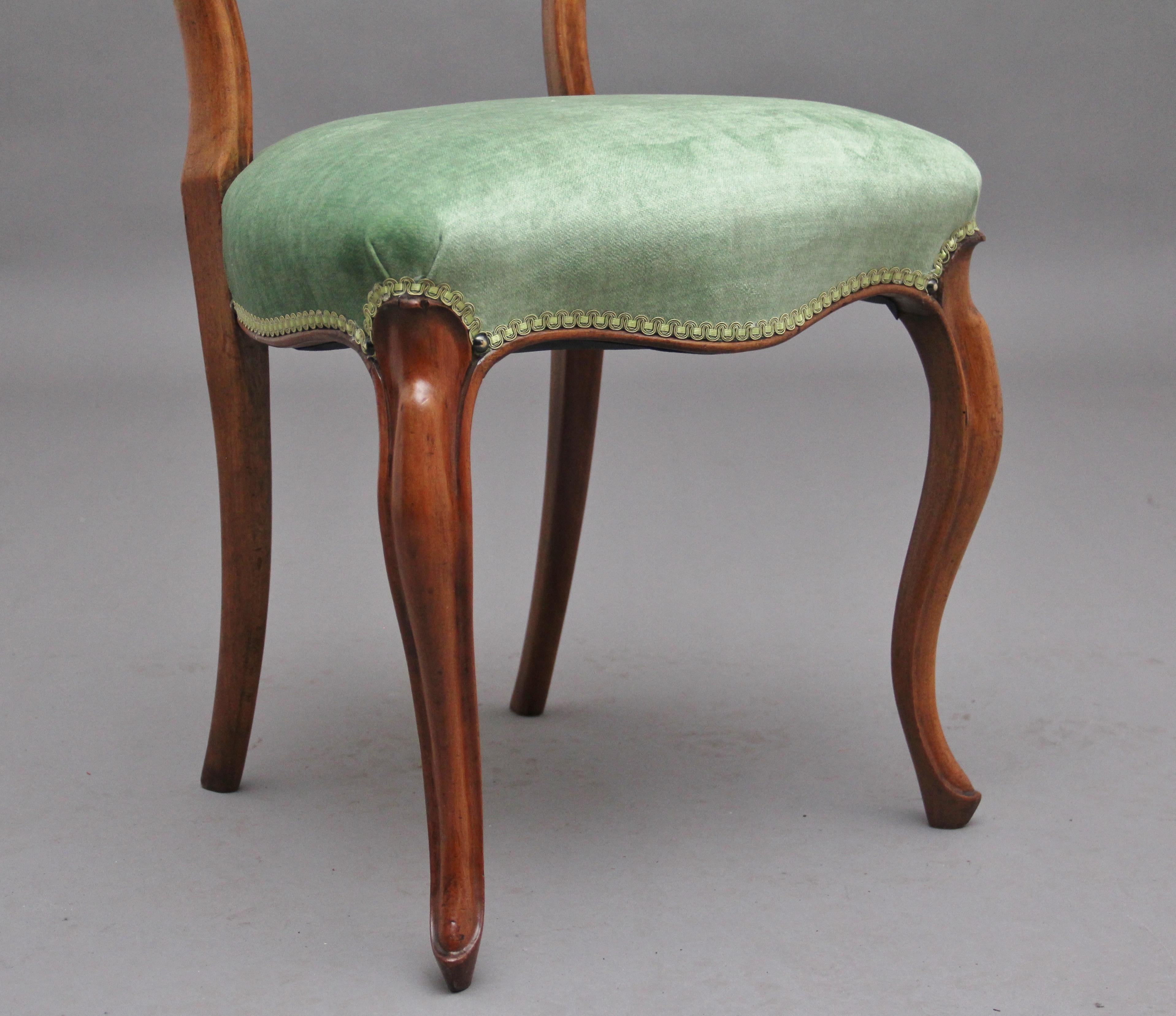 Set of Six 19th Century Walnut Dining Chairs 4