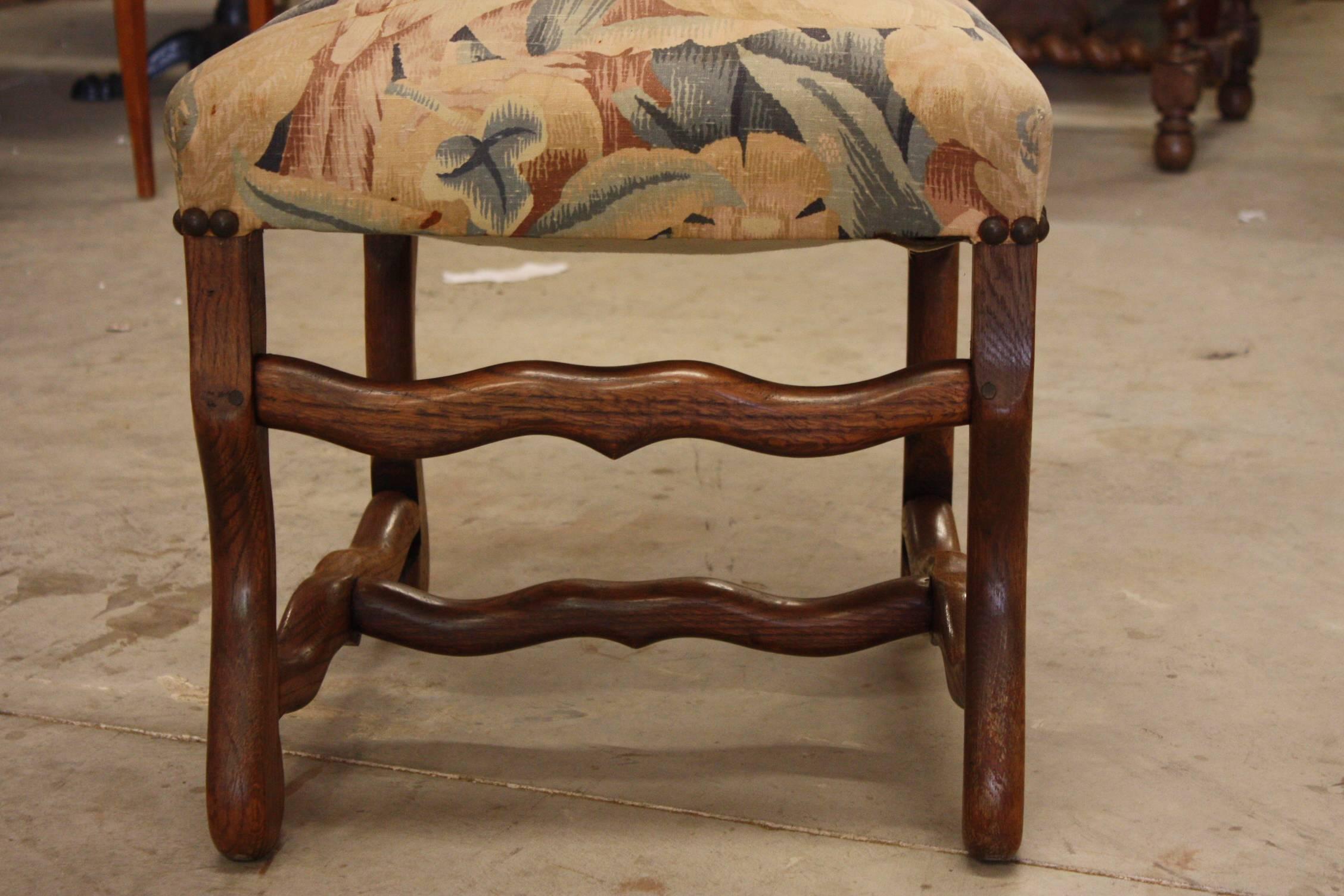 Set of Six 19th Century Walnut Os De Mouton Chairs In Good Condition For Sale In Fairhope, AL