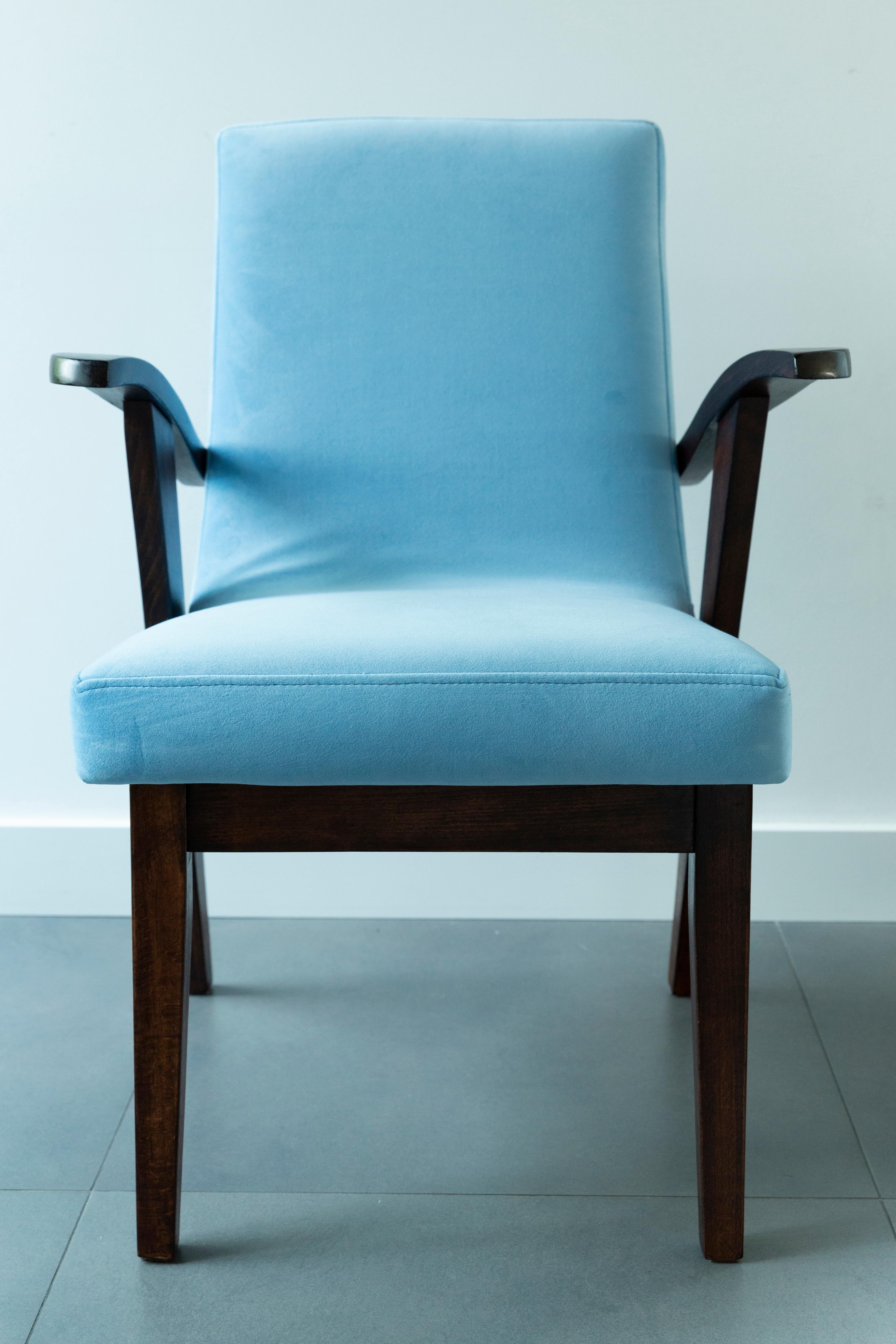 Set of Six 20th Century Armchairs in Baby Blue Velvet, Mieczyslaw Puchala, 1960s For Sale 4