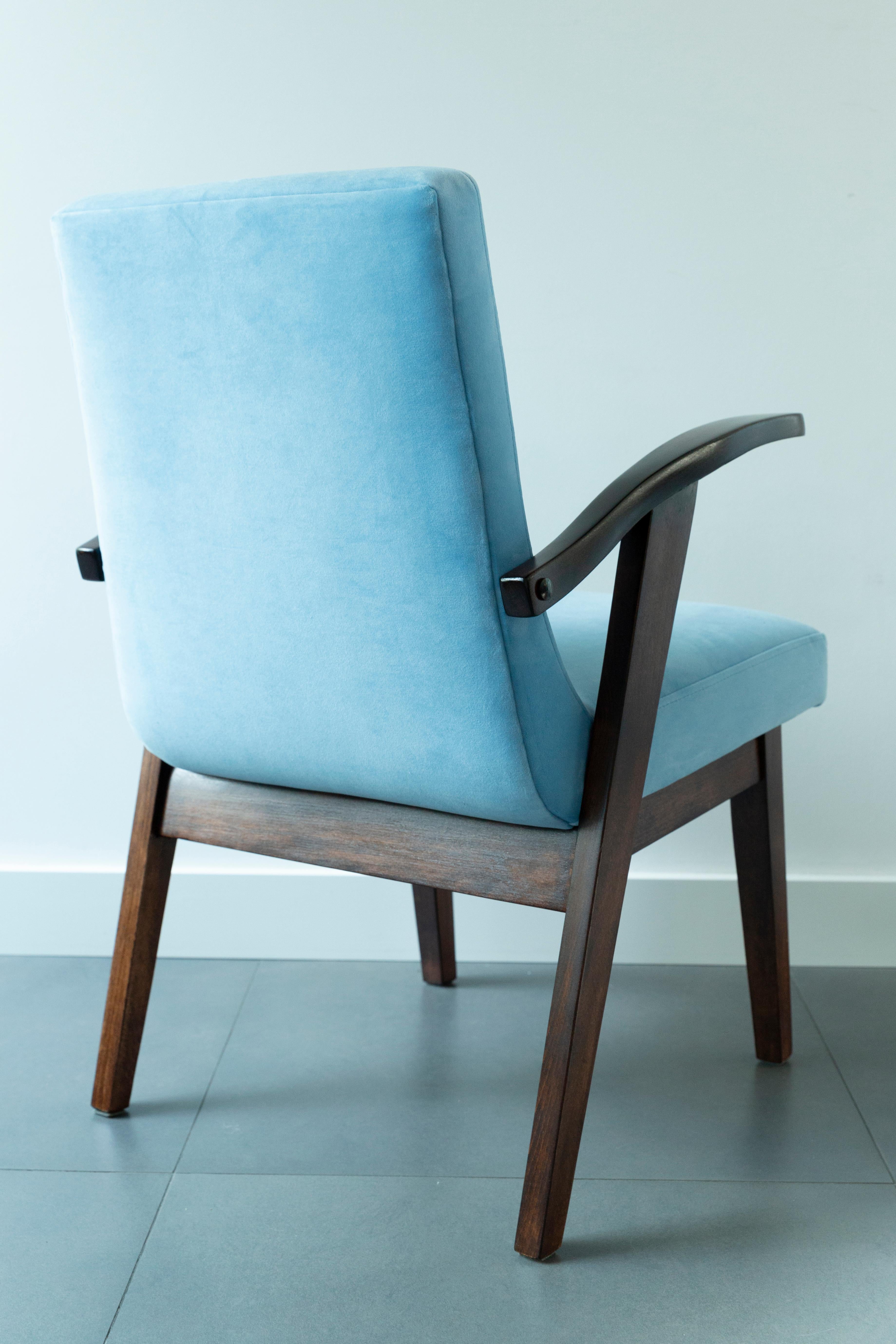 Set of Six 20th Century Armchairs in Baby Blue Velvet, Mieczyslaw Puchala, 1960s For Sale 6