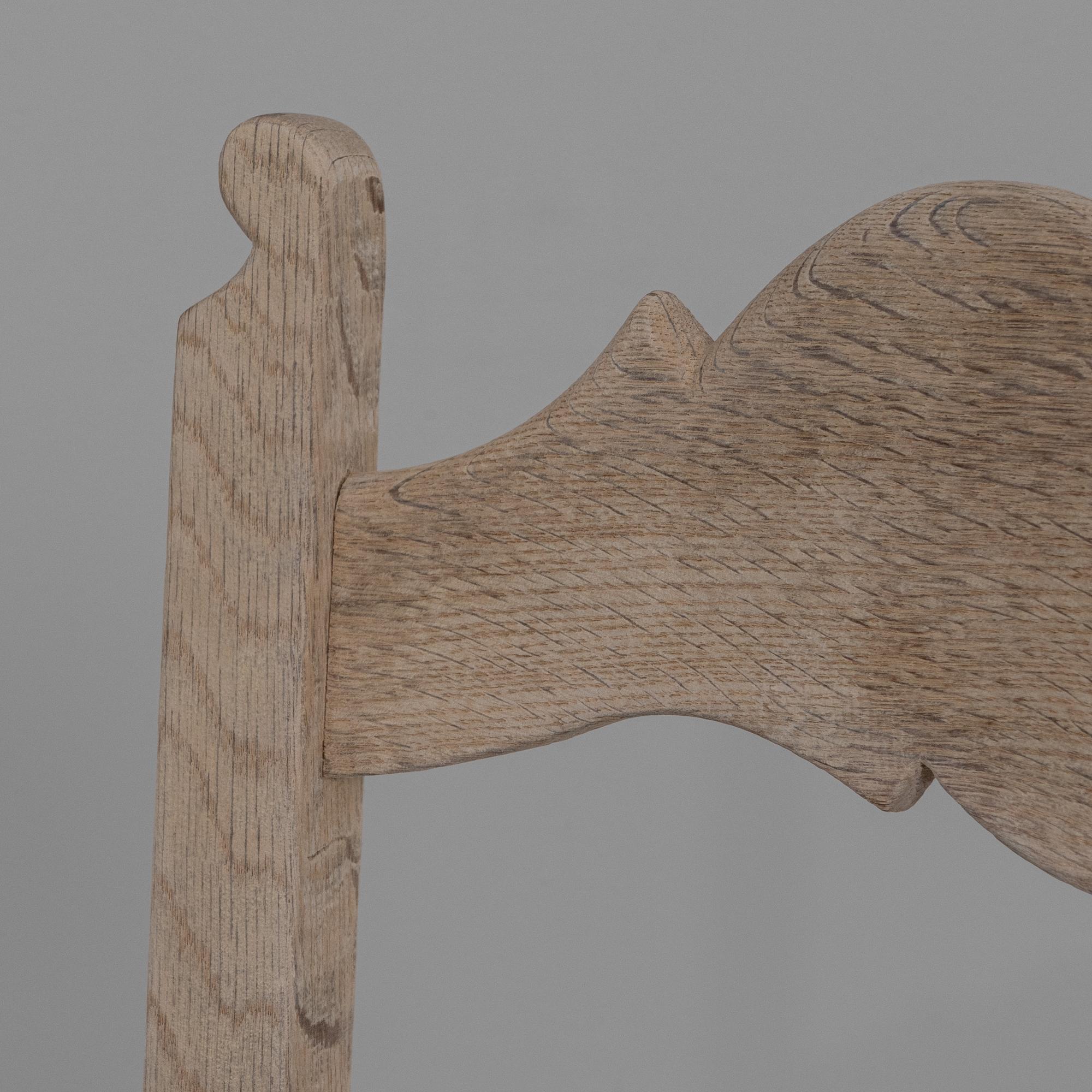 Tappezzeria Set di sei sedie da pranzo in quercia imbottite del 20° secolo in Belgio con schienale a scaletta in Oak in vendita