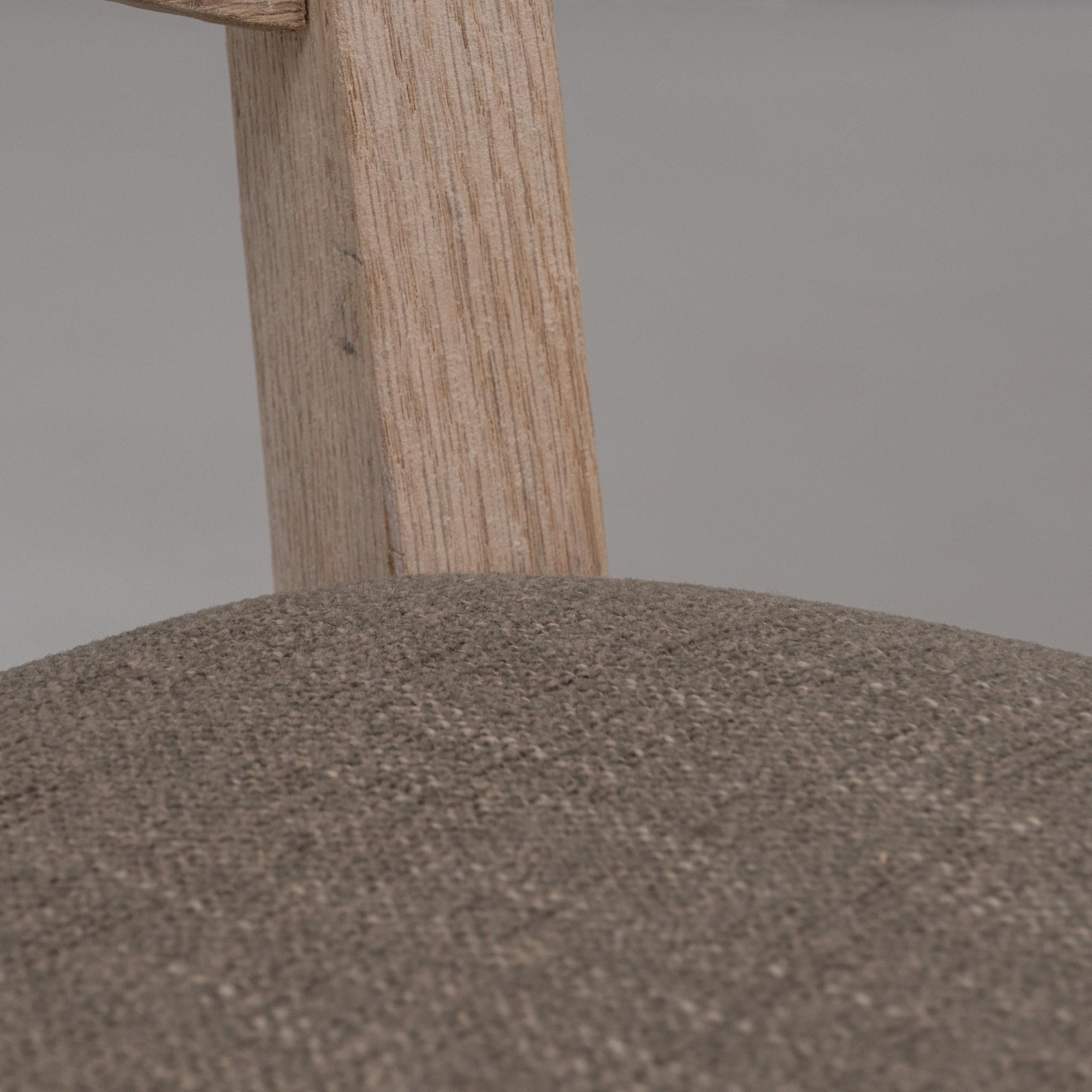 Set di sei sedie da pranzo in quercia imbottite del 20° secolo in Belgio con schienale a scaletta in Oak in vendita 1