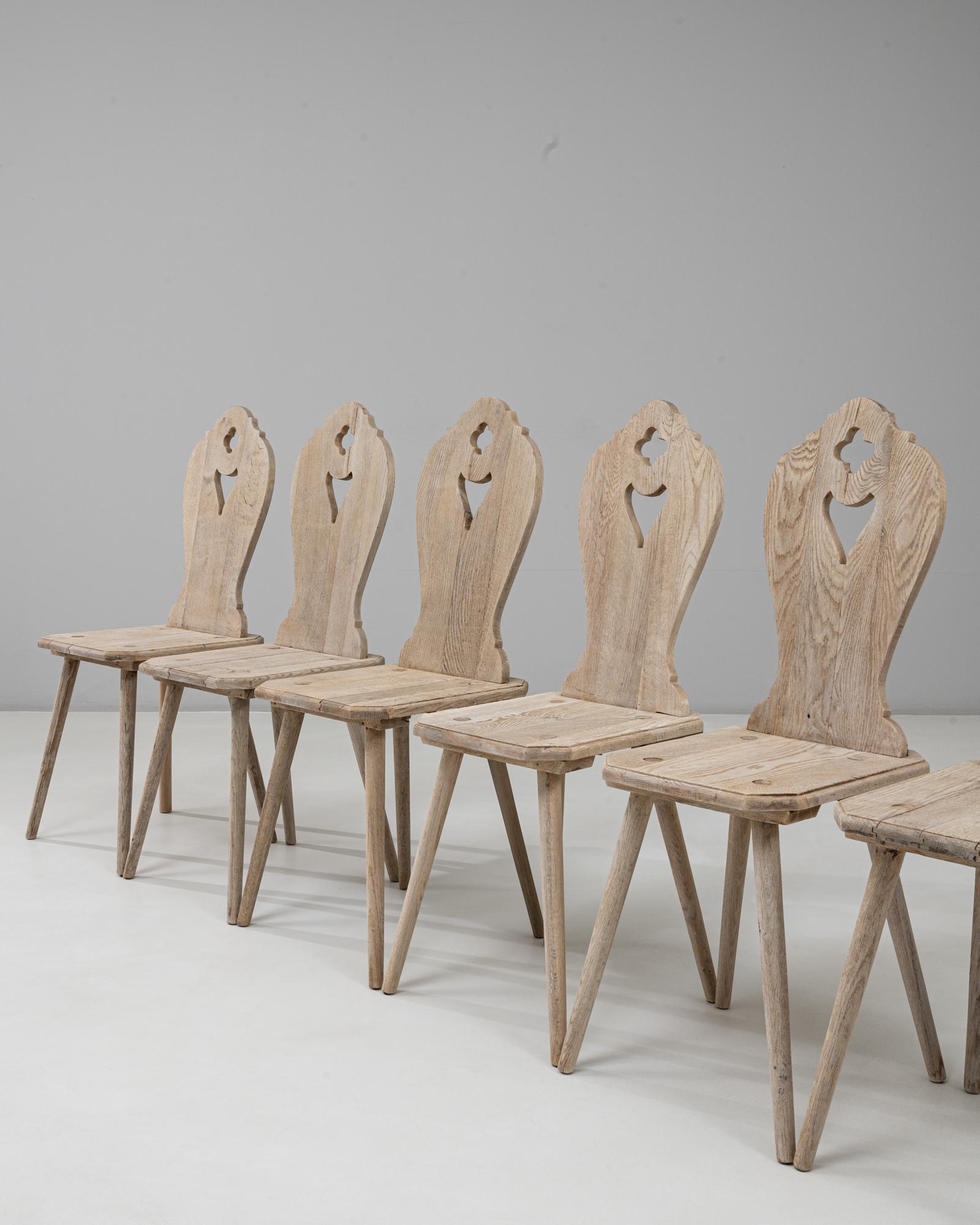Ensemble de six chaises de salle à manger alpines en Oak français du 20e siècle en vente 6