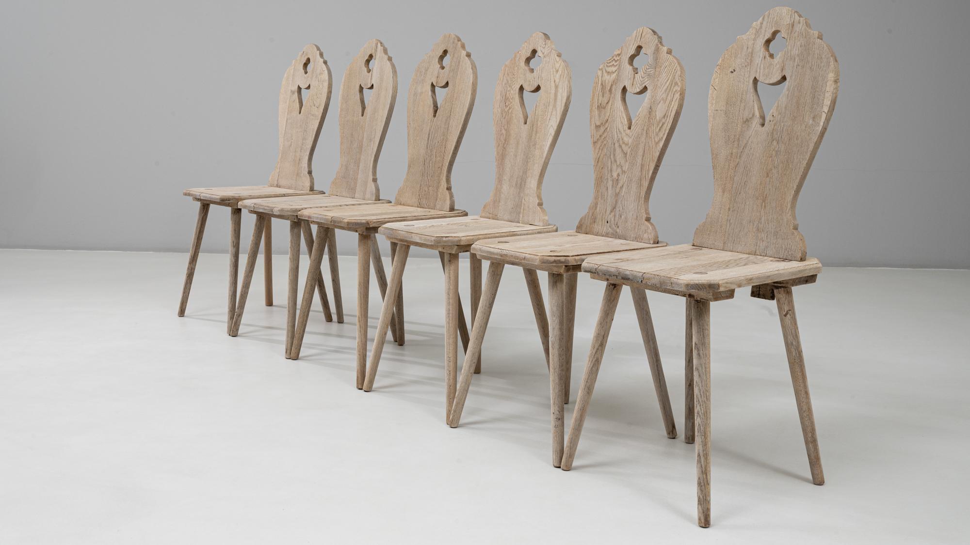 Ensemble de six chaises de salle à manger alpines en Oak français du 20e siècle en vente 7