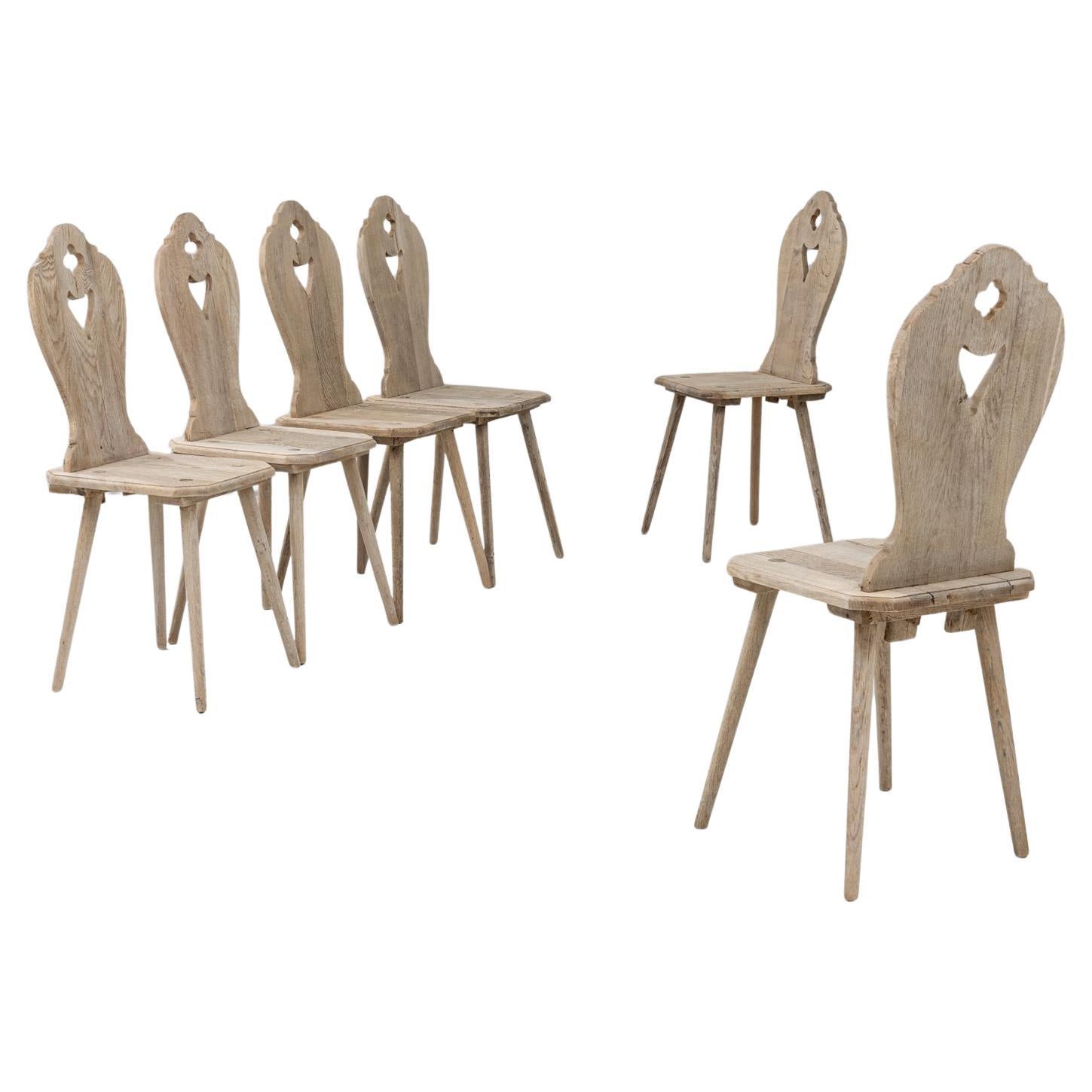 Ensemble de six chaises de salle à manger alpines en Oak français du 20e siècle