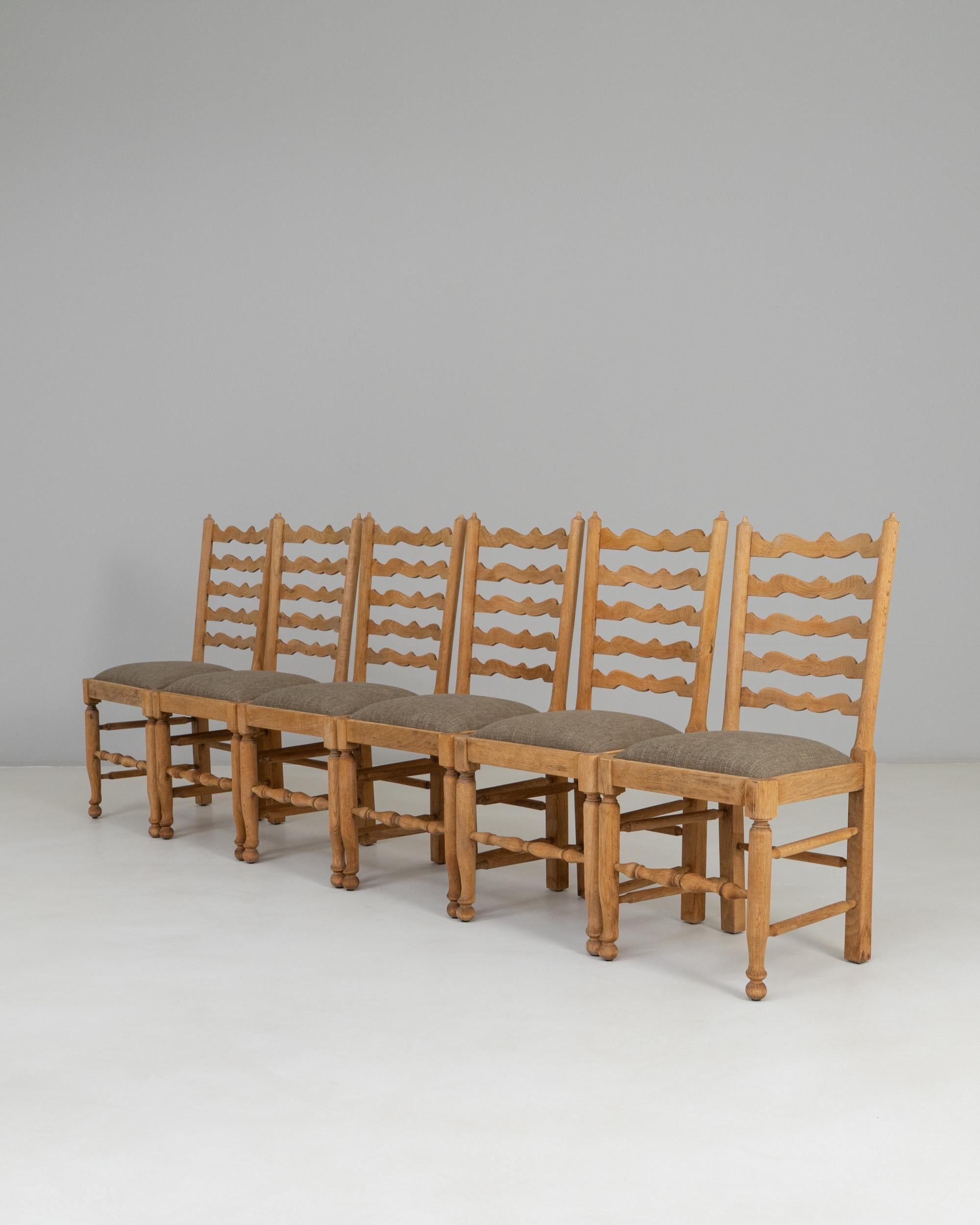 Set Of Six 20th Century French Oak Dining Chairs With Upholstered Seats in vendita 4