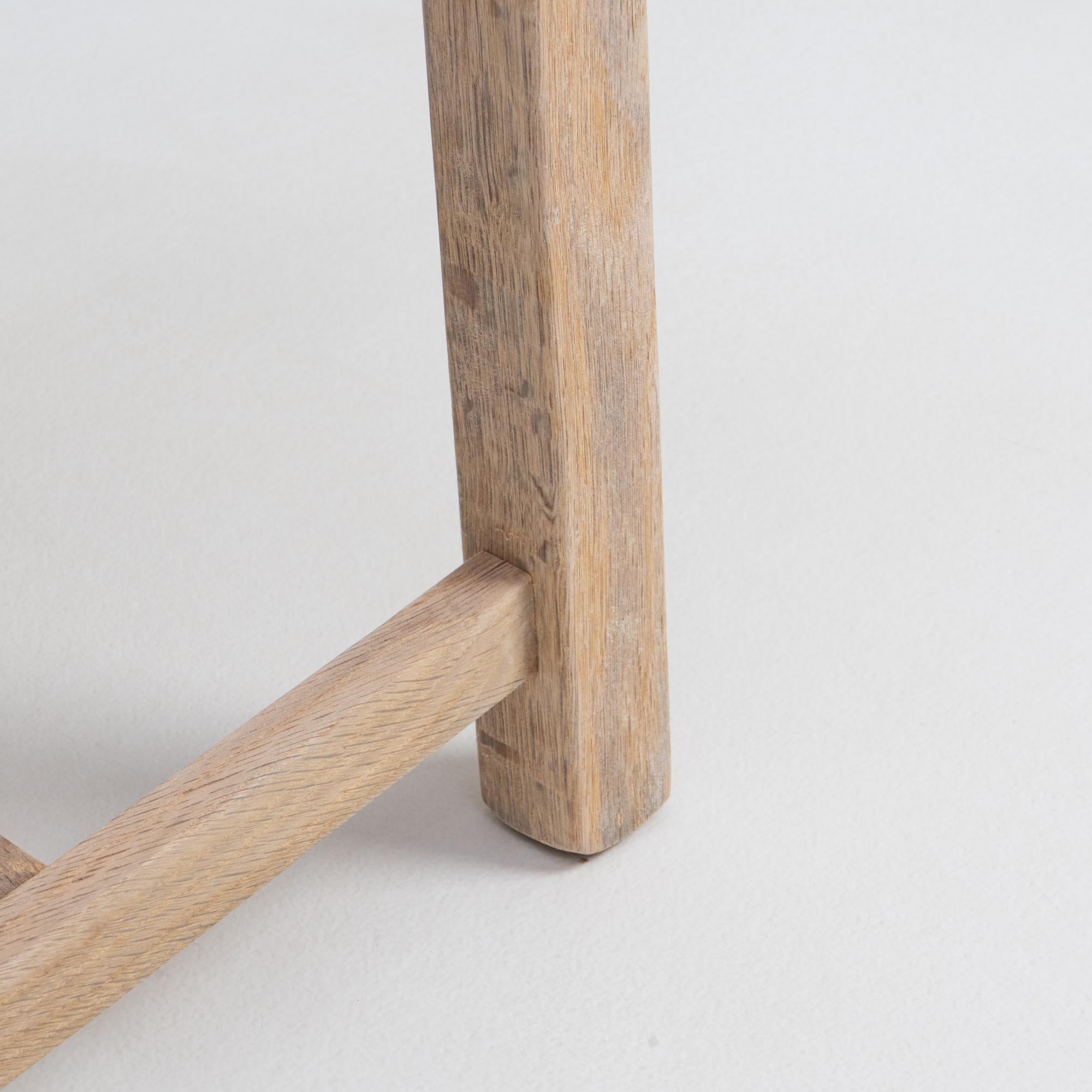 Set Of Six 20th Century French Oak Dining Chairs With Upholstered Seats en venta 4