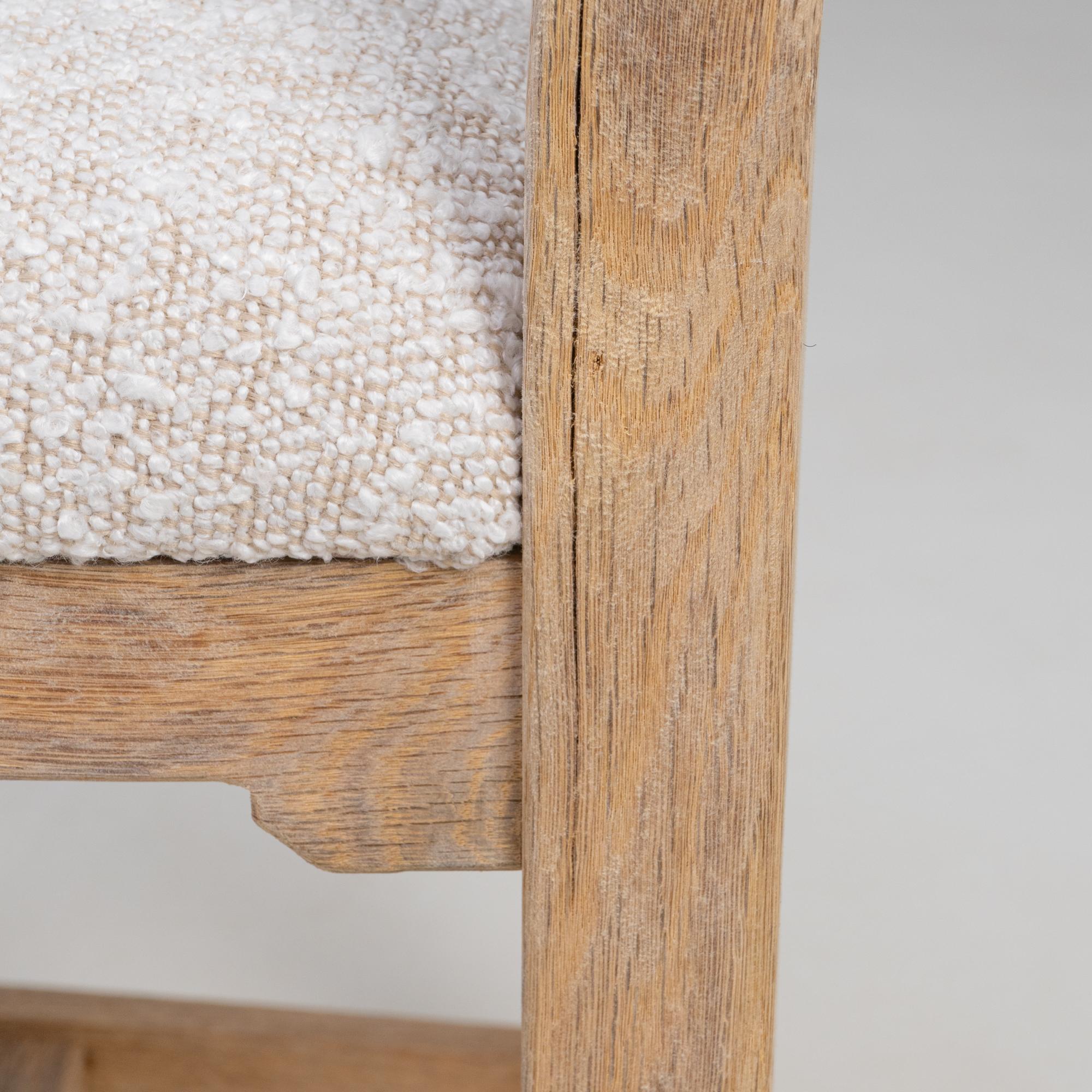 Set Of Six 20th Century French Oak Dining Chairs With Upholstered Seats en venta 5