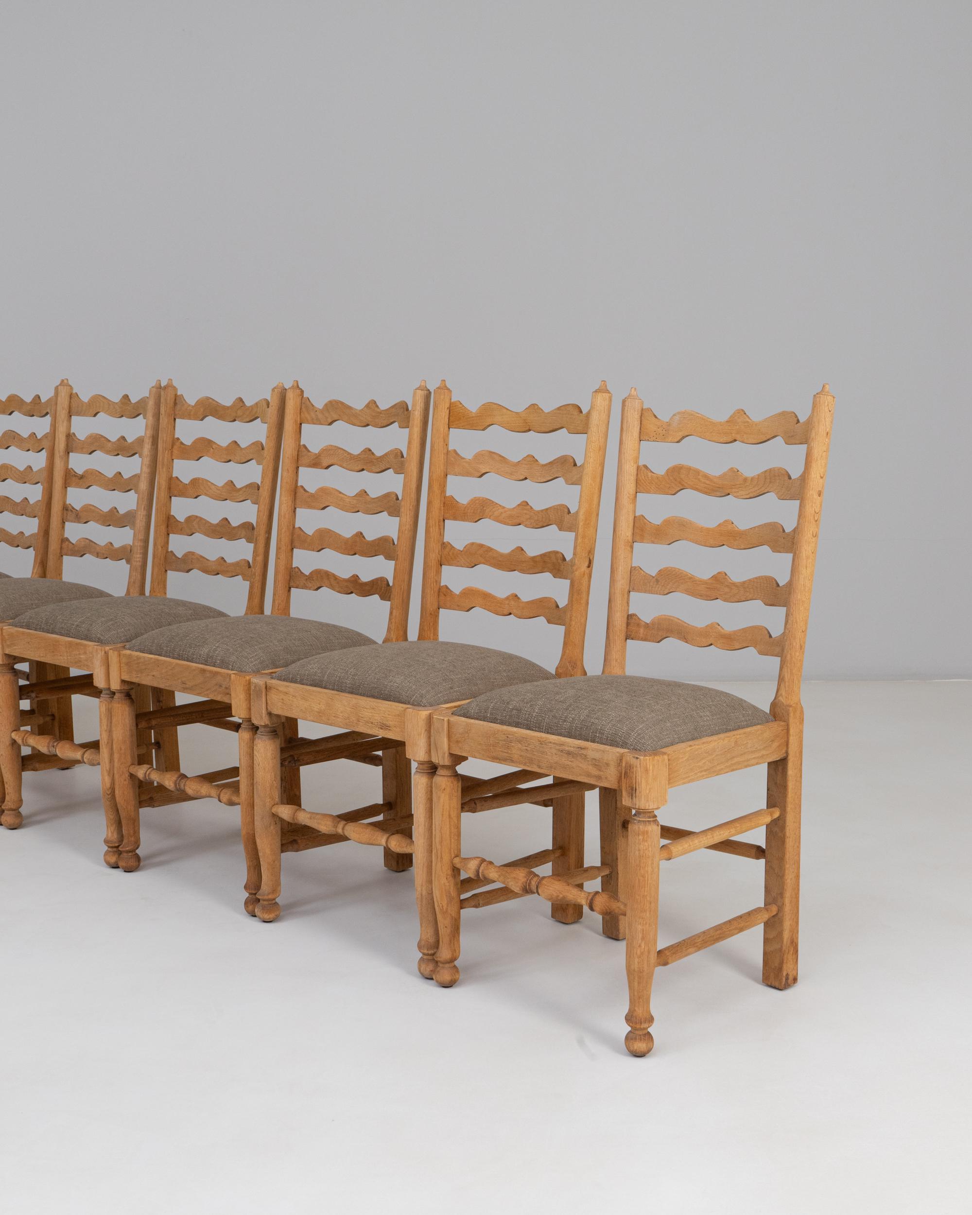 Set Of Six 20th Century French Oak Dining Chairs With Upholstered Seats in vendita 6