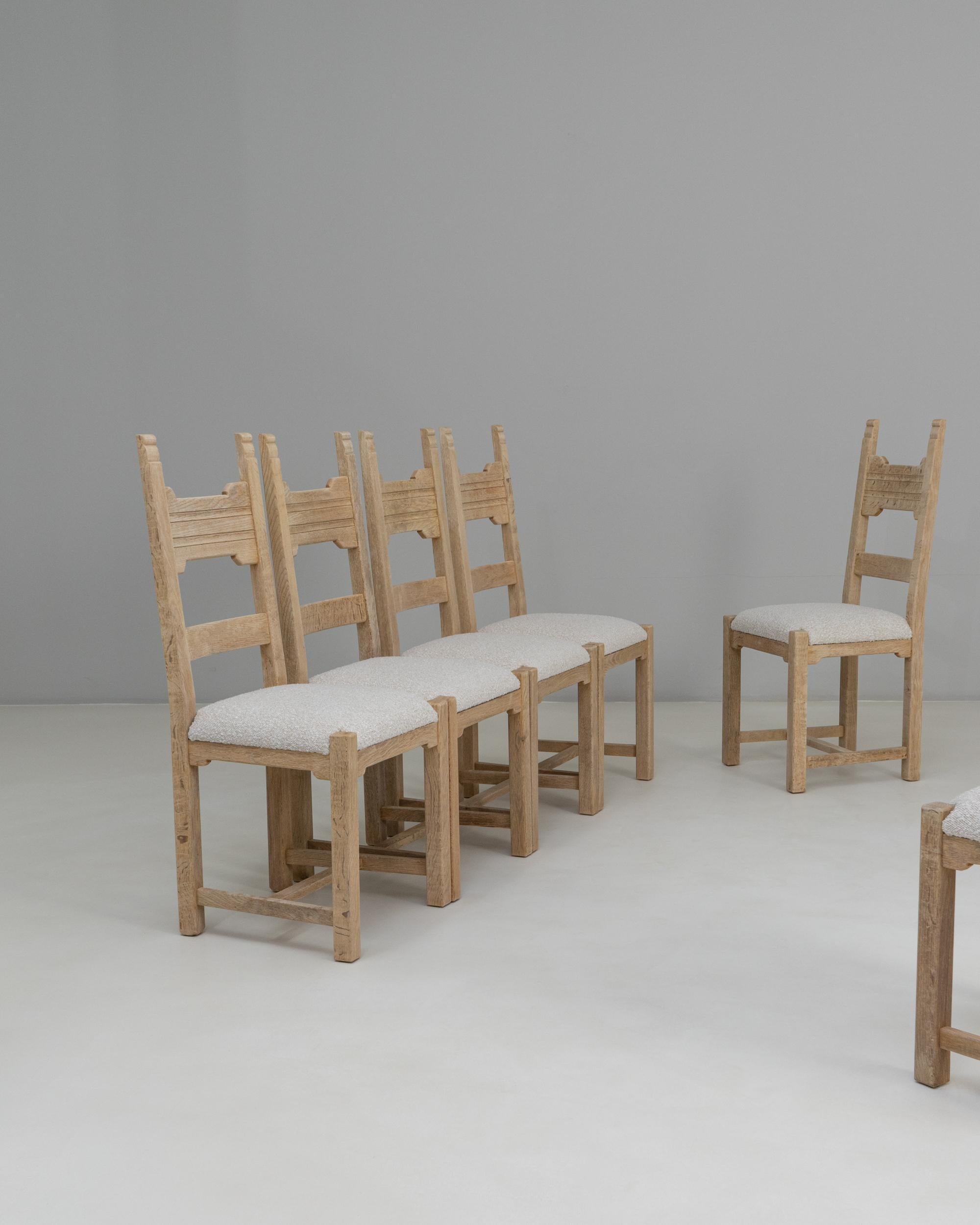 Set Of Six 20th Century French Oak Dining Chairs With Upholstered Seats en Bueno estado para la venta en High Point, NC