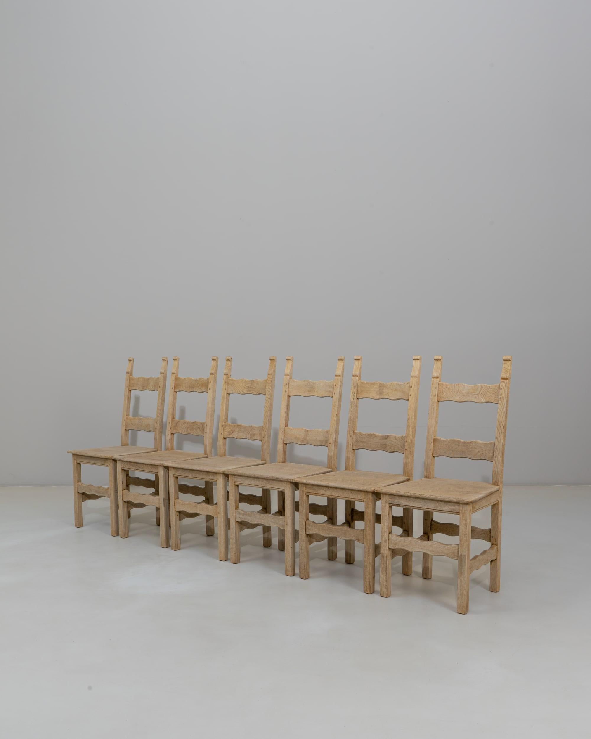 Set di sei sedie da pranzo con schienale a scaletta in Oak del XX secolo. in vendita 5