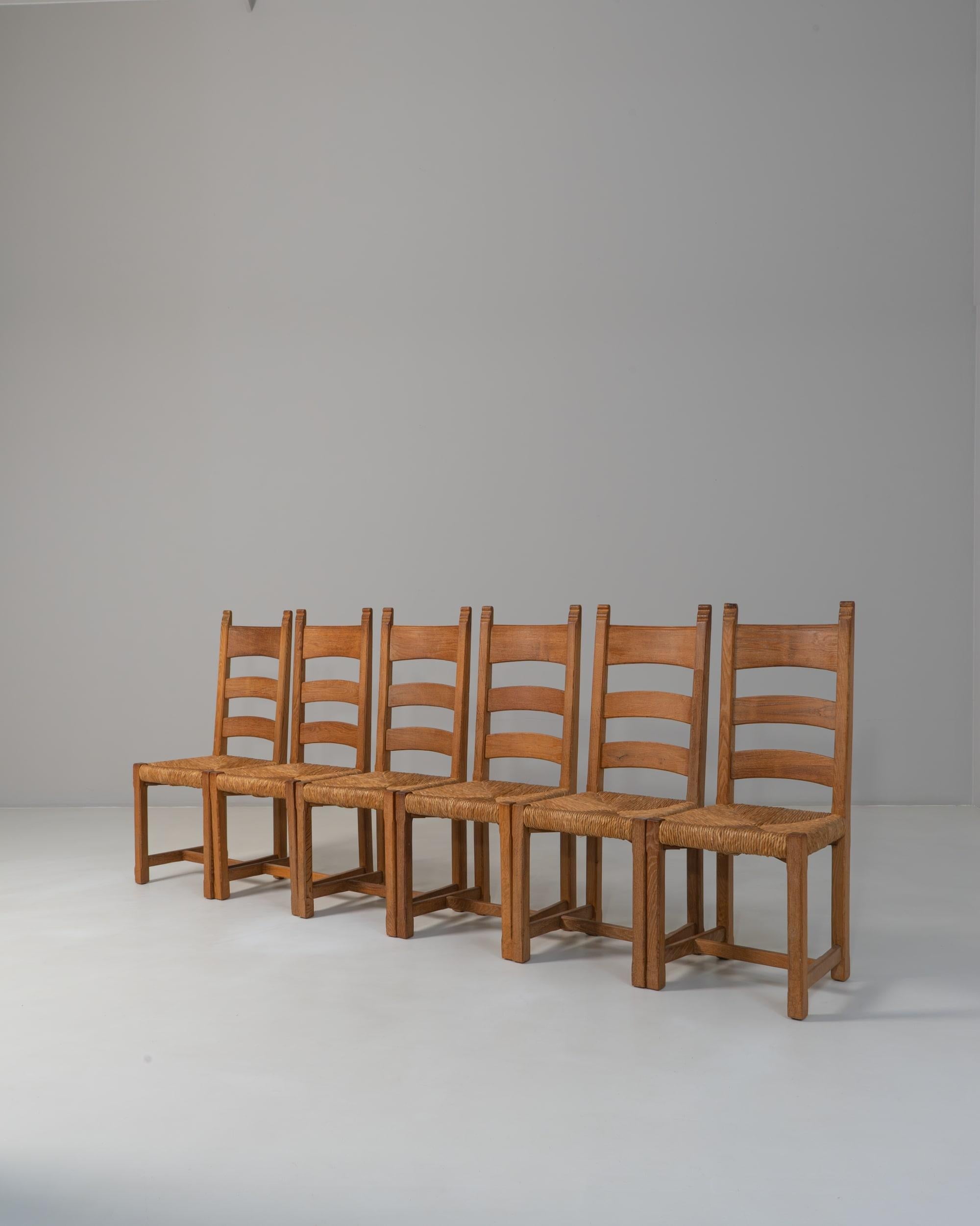 Set di sei sedie da pranzo con schienale a scaletta in Oak del XX secolo. in vendita 5