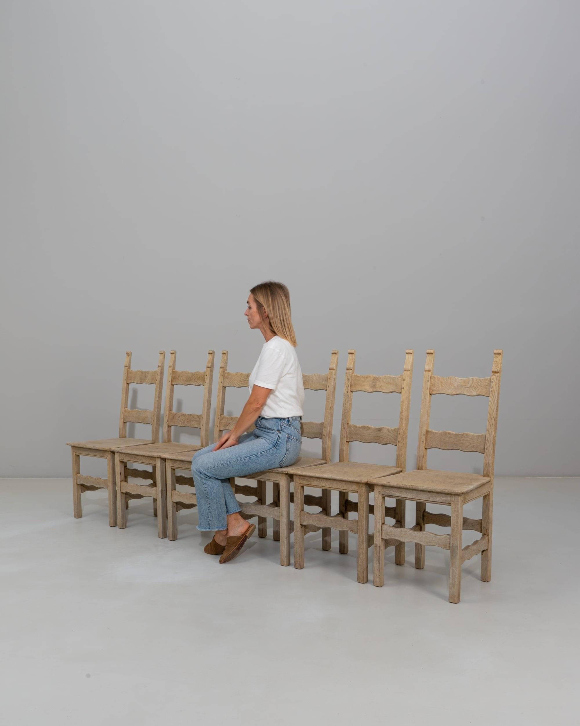 Set di sei sedie da pranzo con schienale a scaletta in Oak del XX secolo. in vendita 6