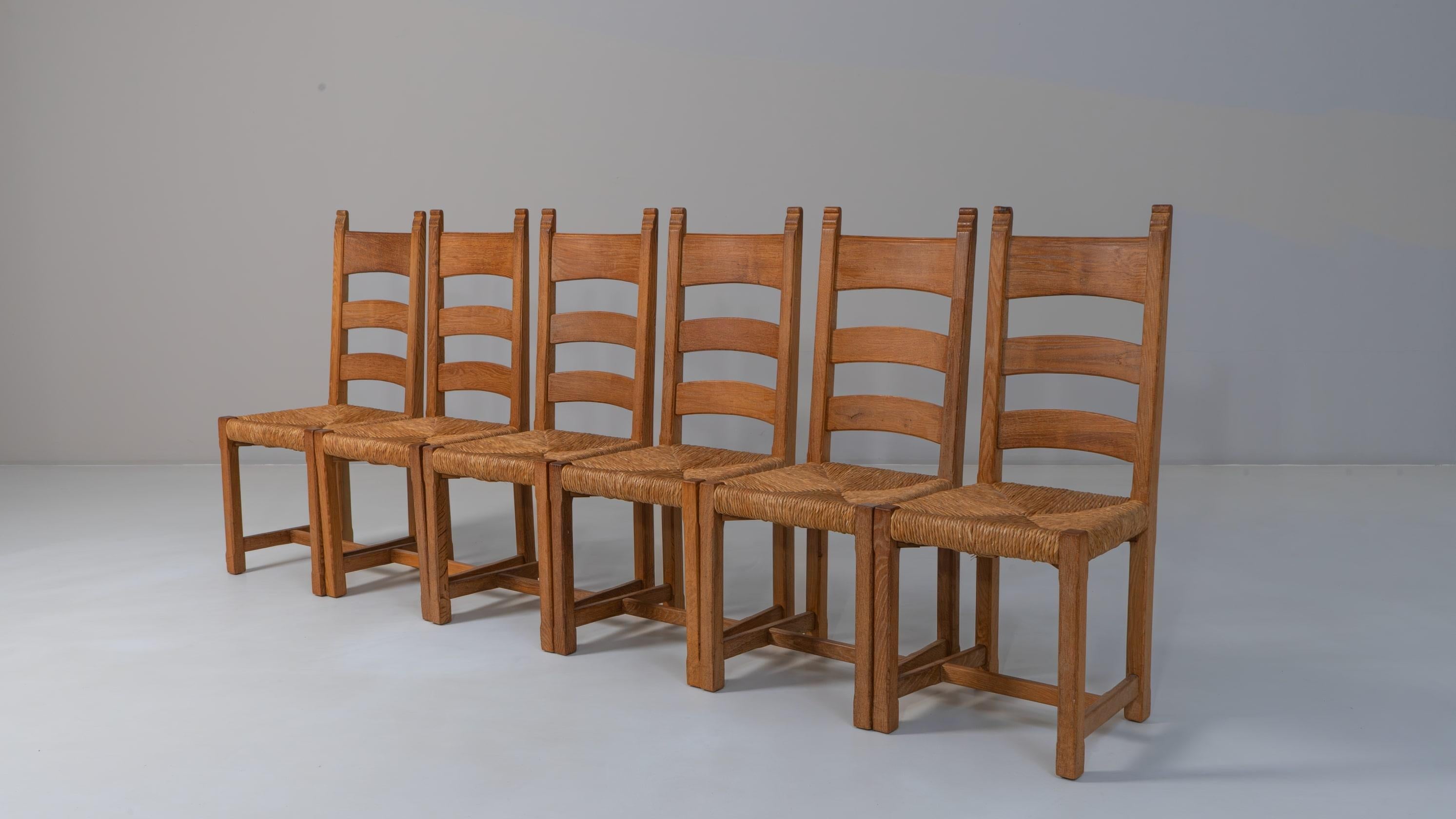 Set di sei sedie da pranzo con schienale a scaletta in Oak del XX secolo. in vendita 11
