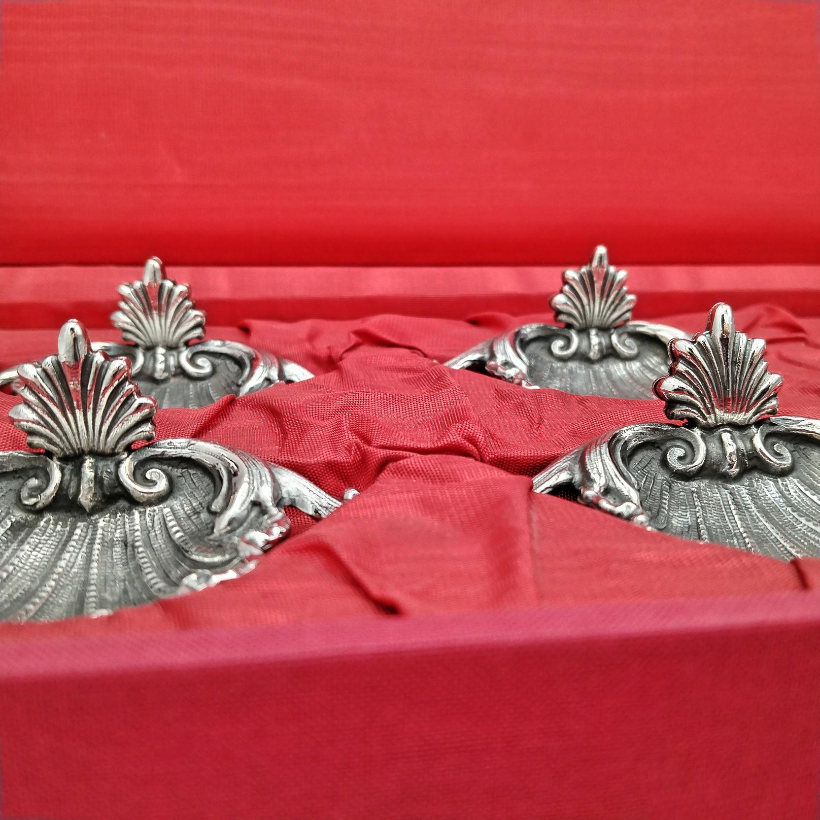 Zwölfergruppe aus massivem Silber in Muschelform des 20. Jahrhunderts Platzhalter (Italienisch) im Angebot
