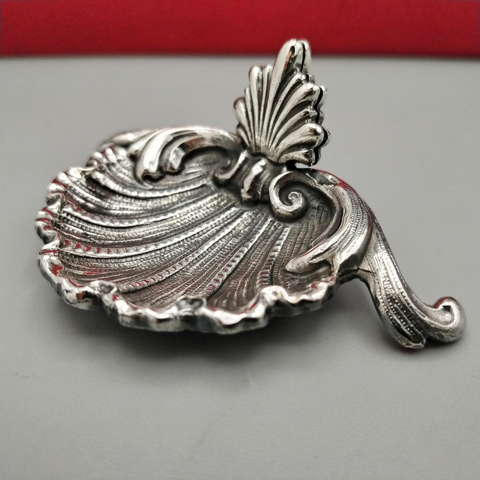 Zwölfergruppe aus massivem Silber in Muschelform des 20. Jahrhunderts Platzhalter im Angebot 1