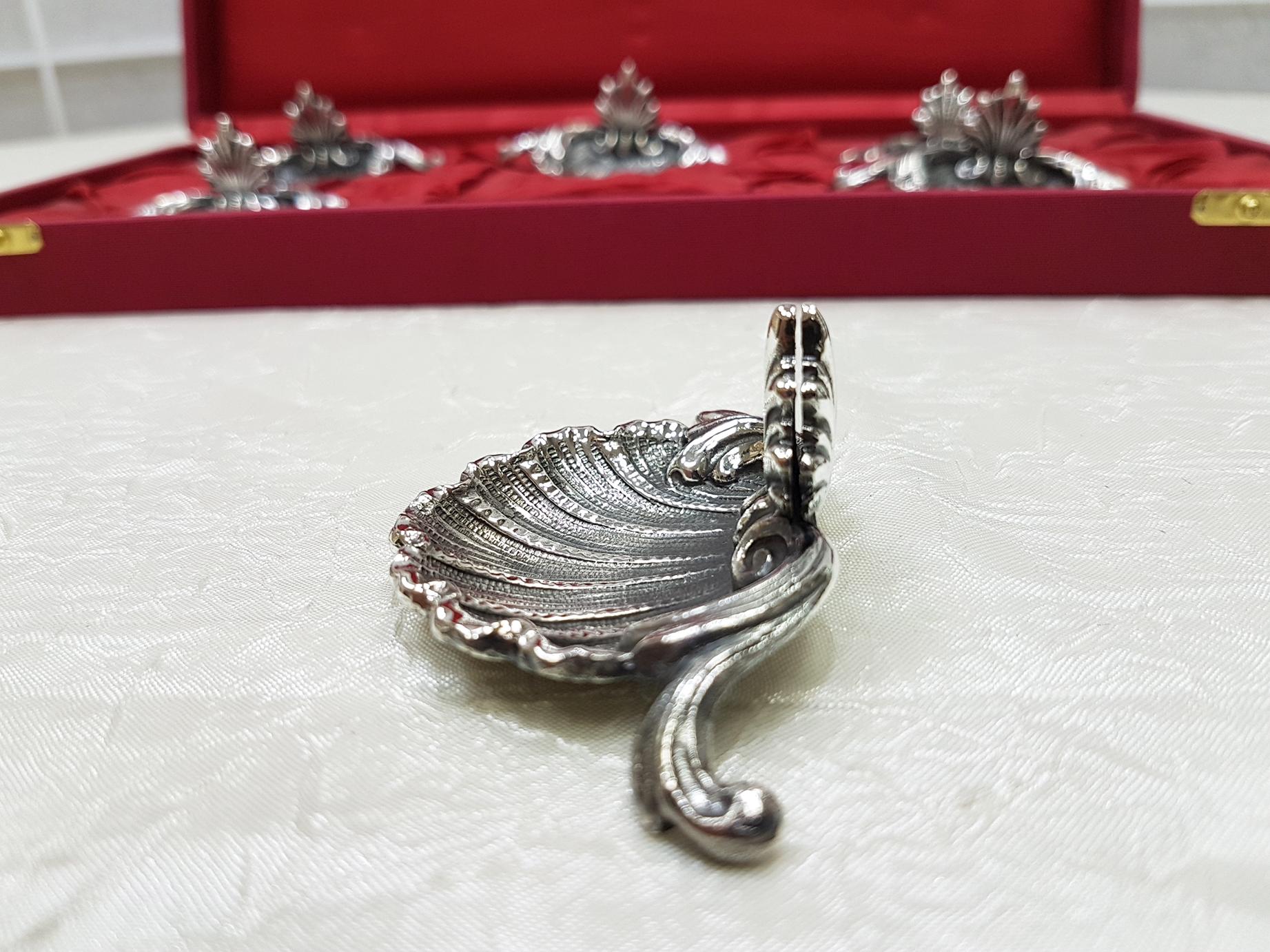 Italian Set of Six 20th Century Solid Silver Shell Shape Place Holder For Sale