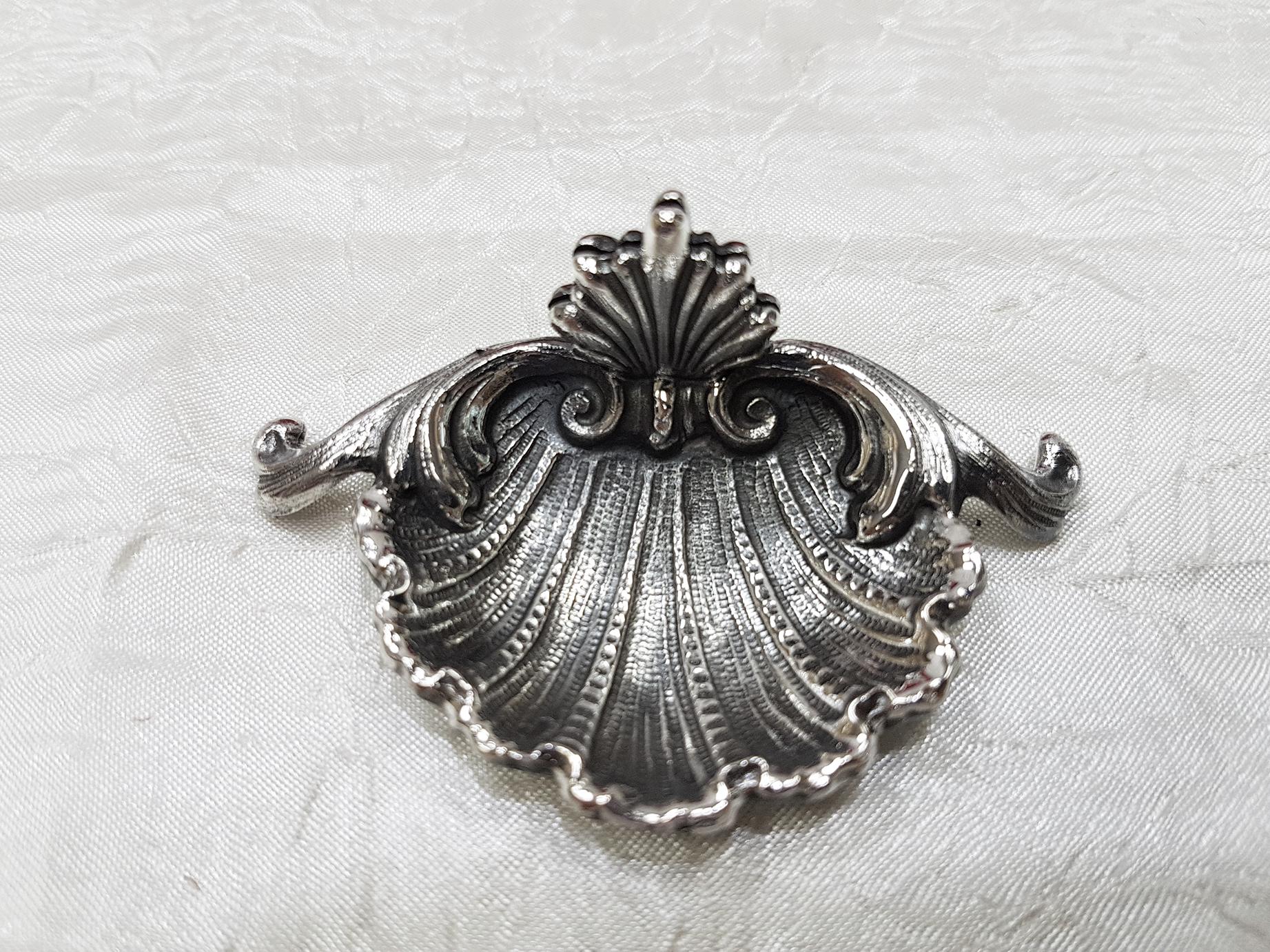 Zwölfergruppe aus massivem Silber in Muschelform des 20. Jahrhunderts Platzhalter im Angebot 10