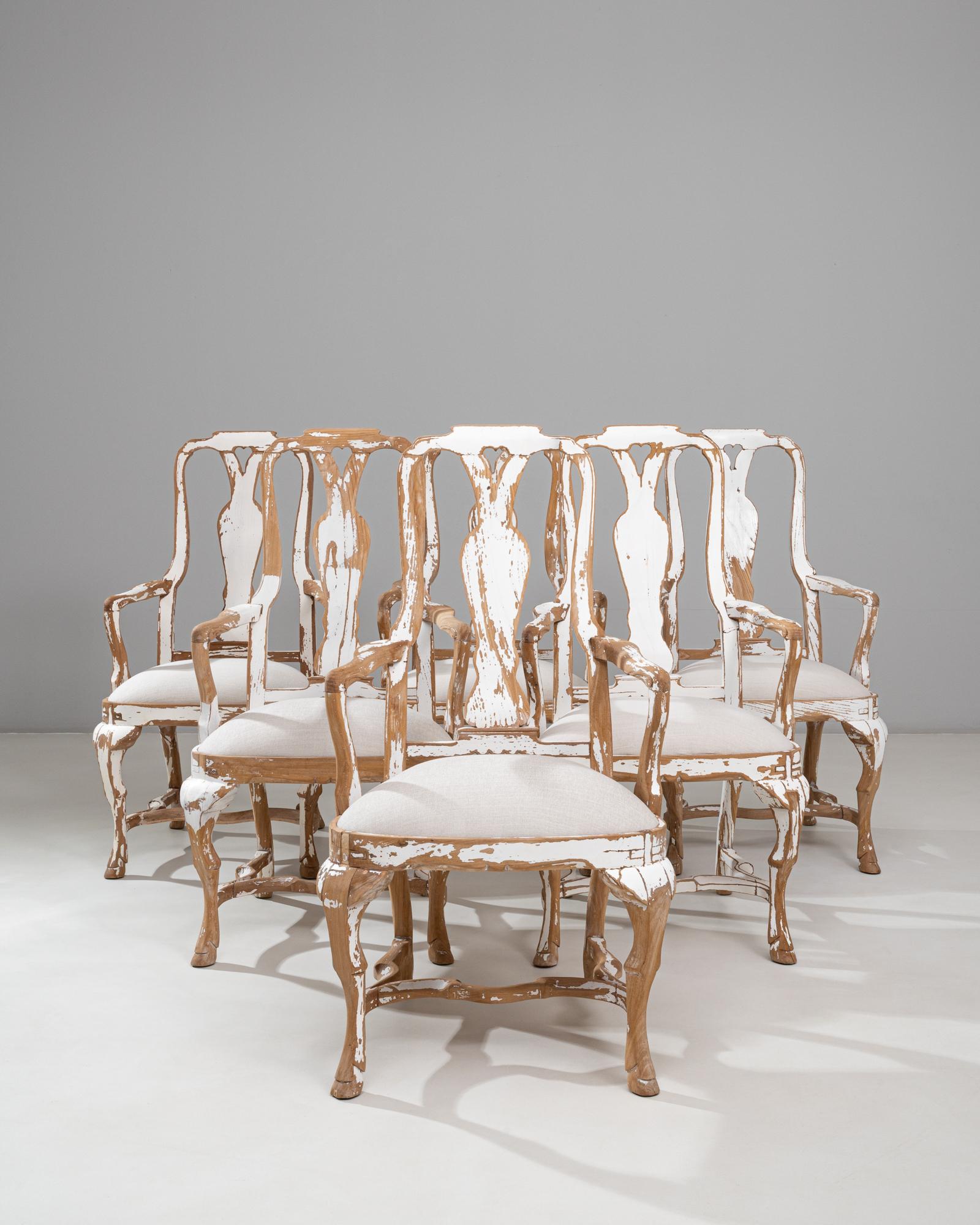Juego de seis sillas de comedor de madera patinada del renacimiento rococó sueco del siglo XX Sueco en venta